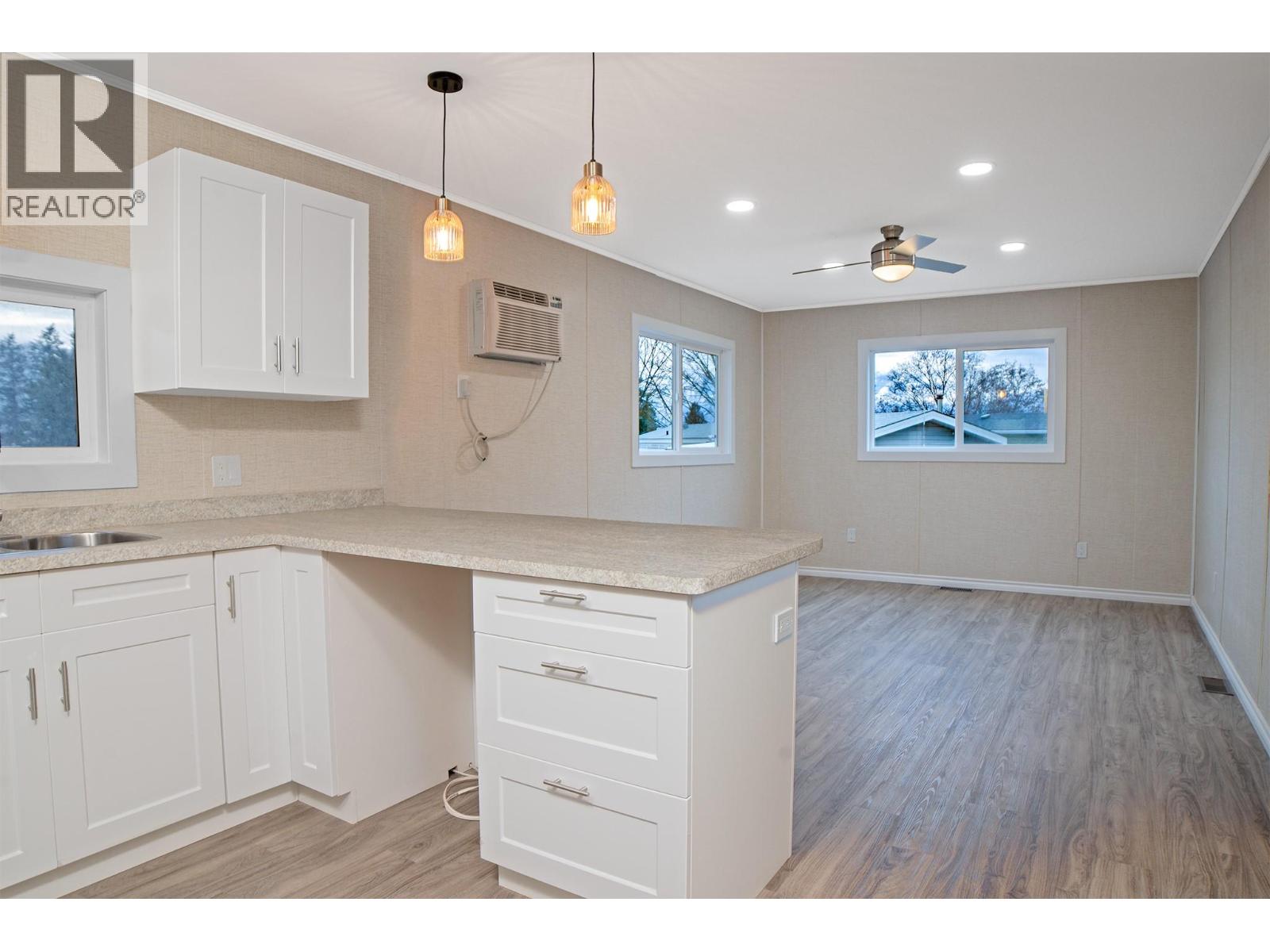 #21 1421 Erickson Road - 10
