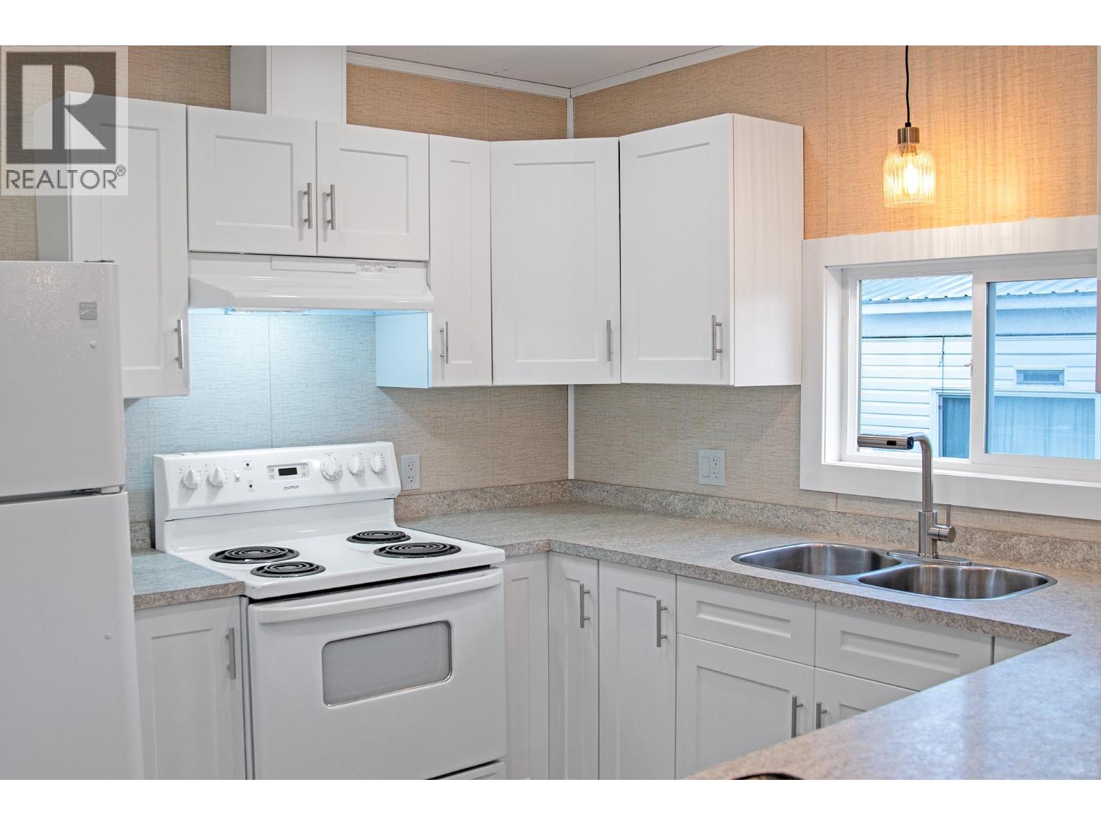 #21 1421 Erickson Road - 11
