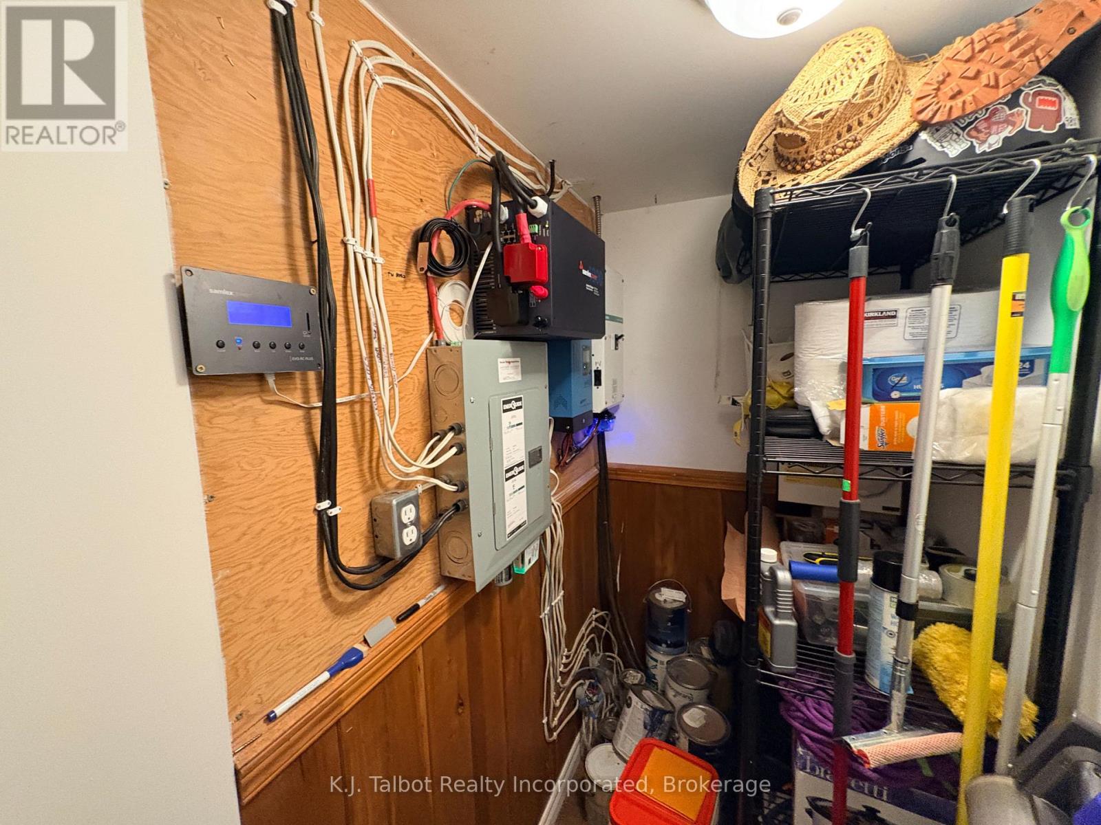81001 FALLS ROAD - 22