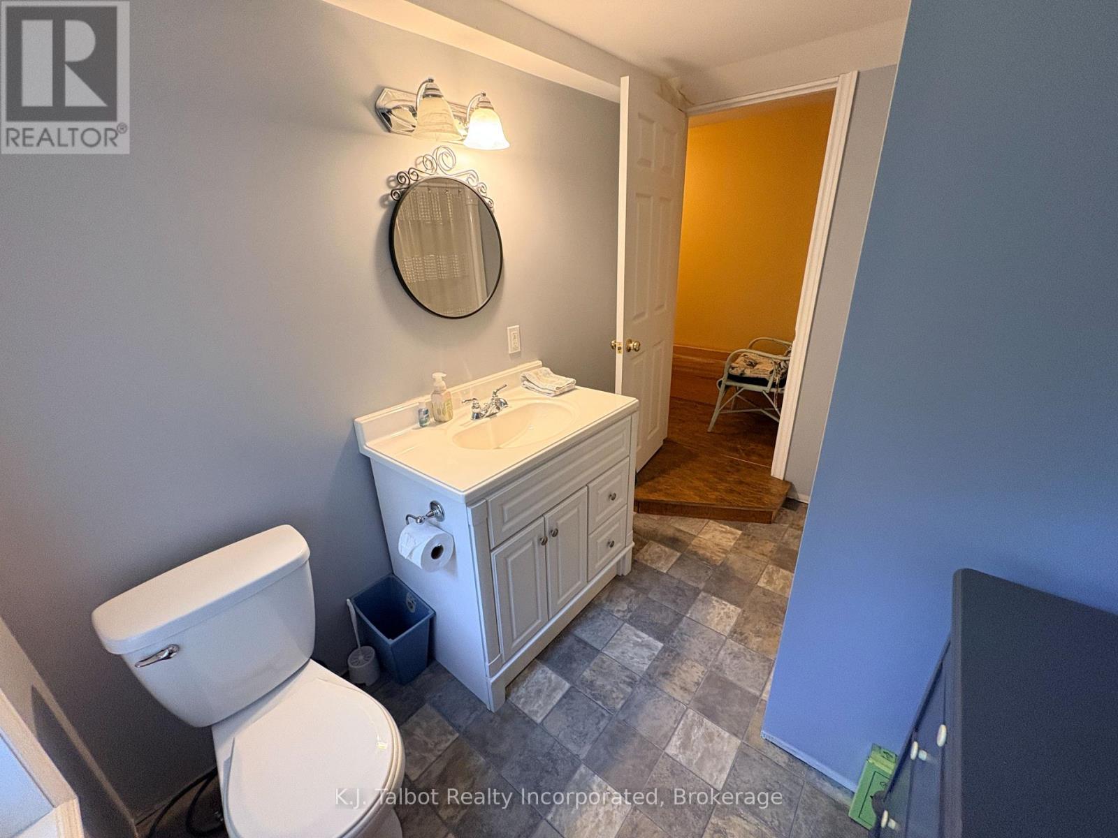 81001 FALLS ROAD - 25
