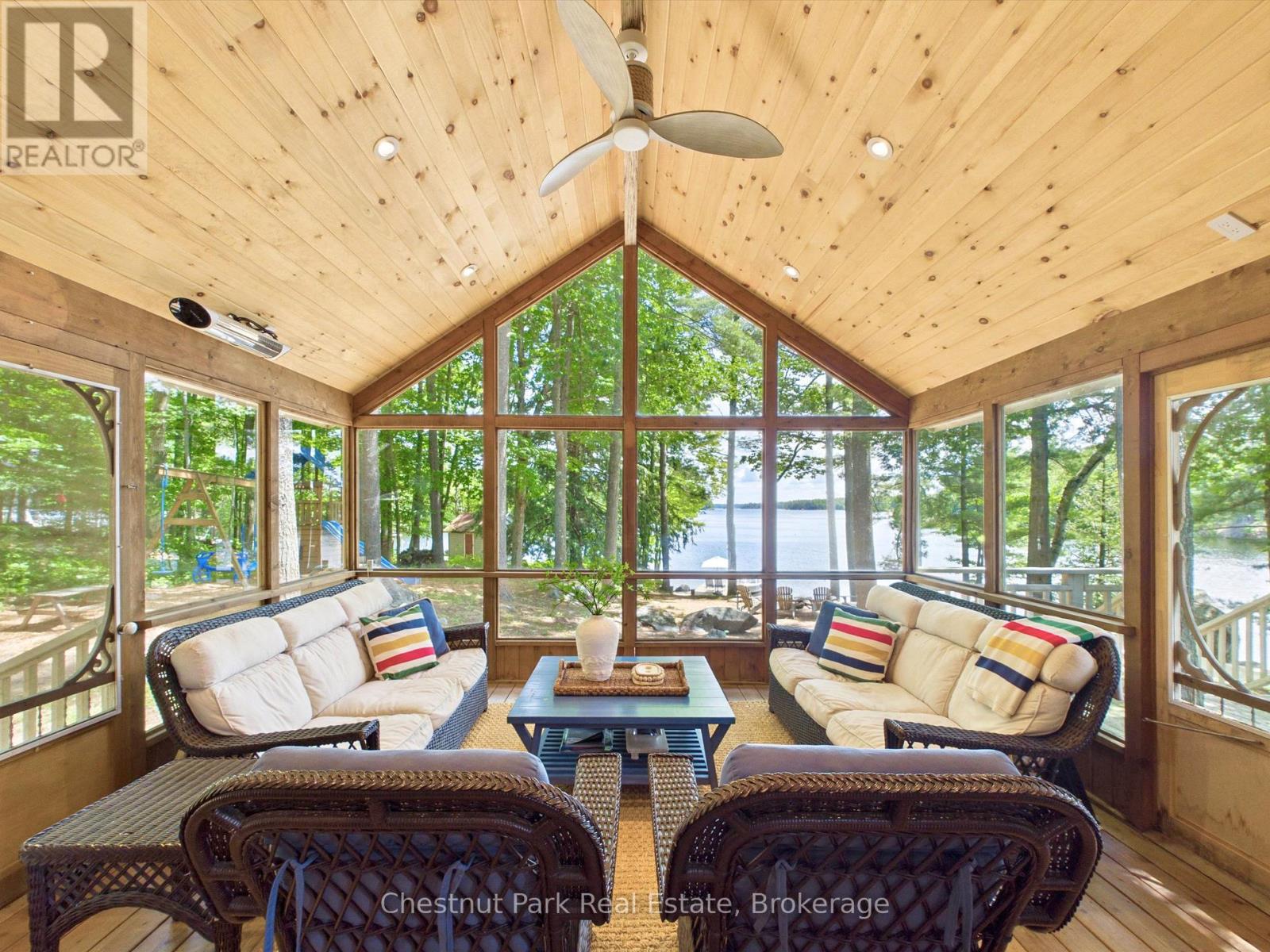 51 TAYLOR ISLAND - 12
