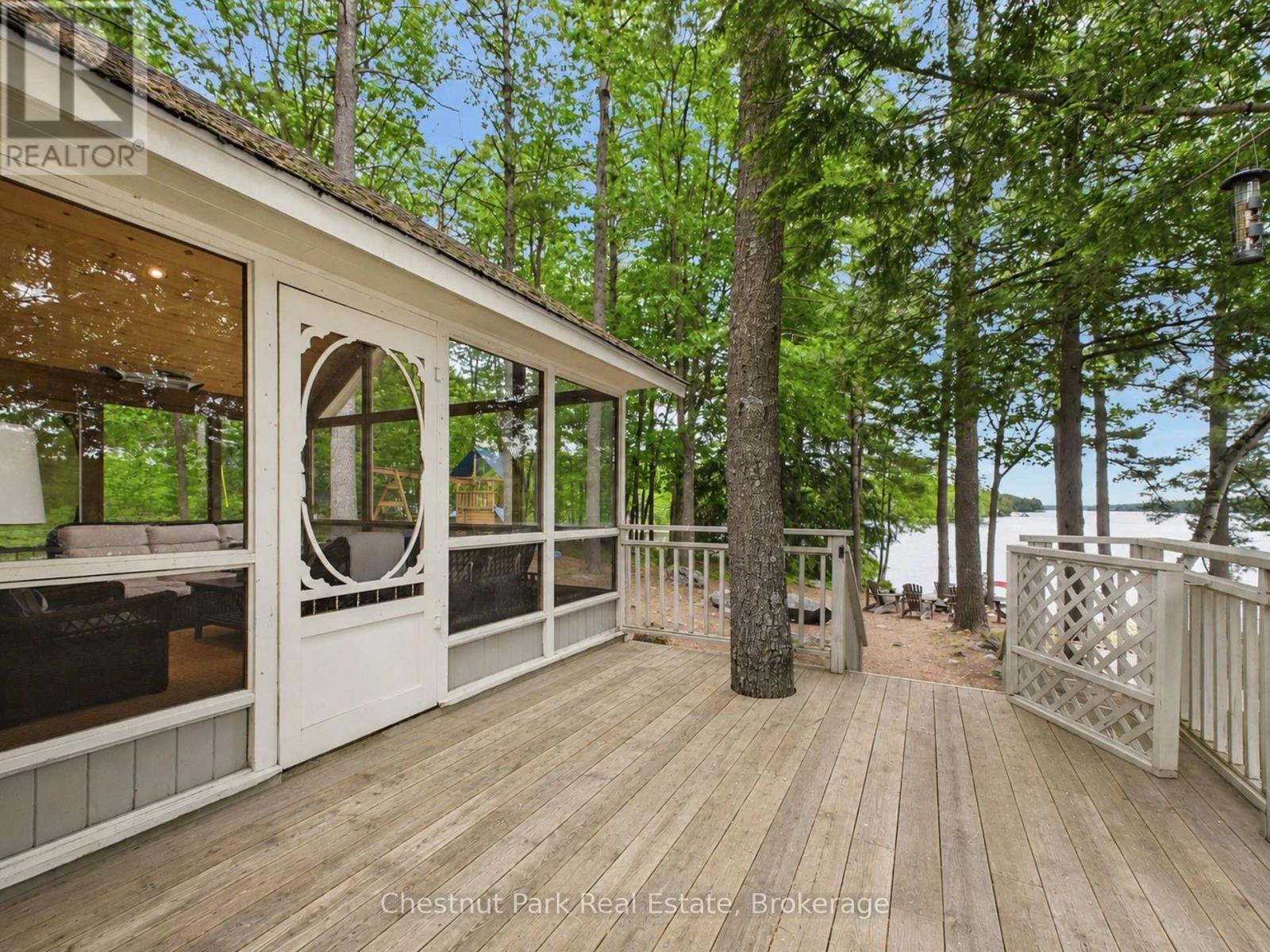 51 TAYLOR ISLAND - 29