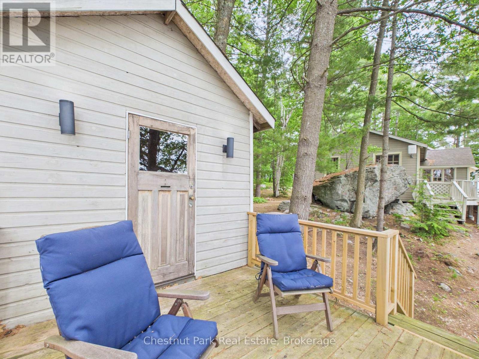 51 TAYLOR ISLAND - 35