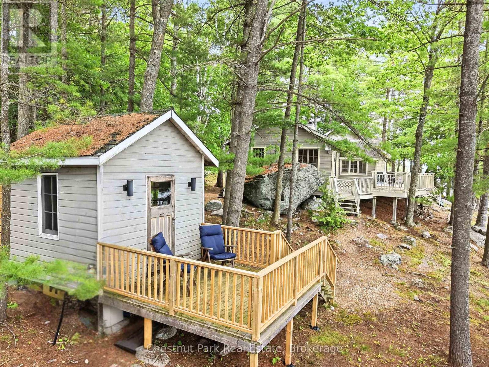 51 TAYLOR ISLAND - 37