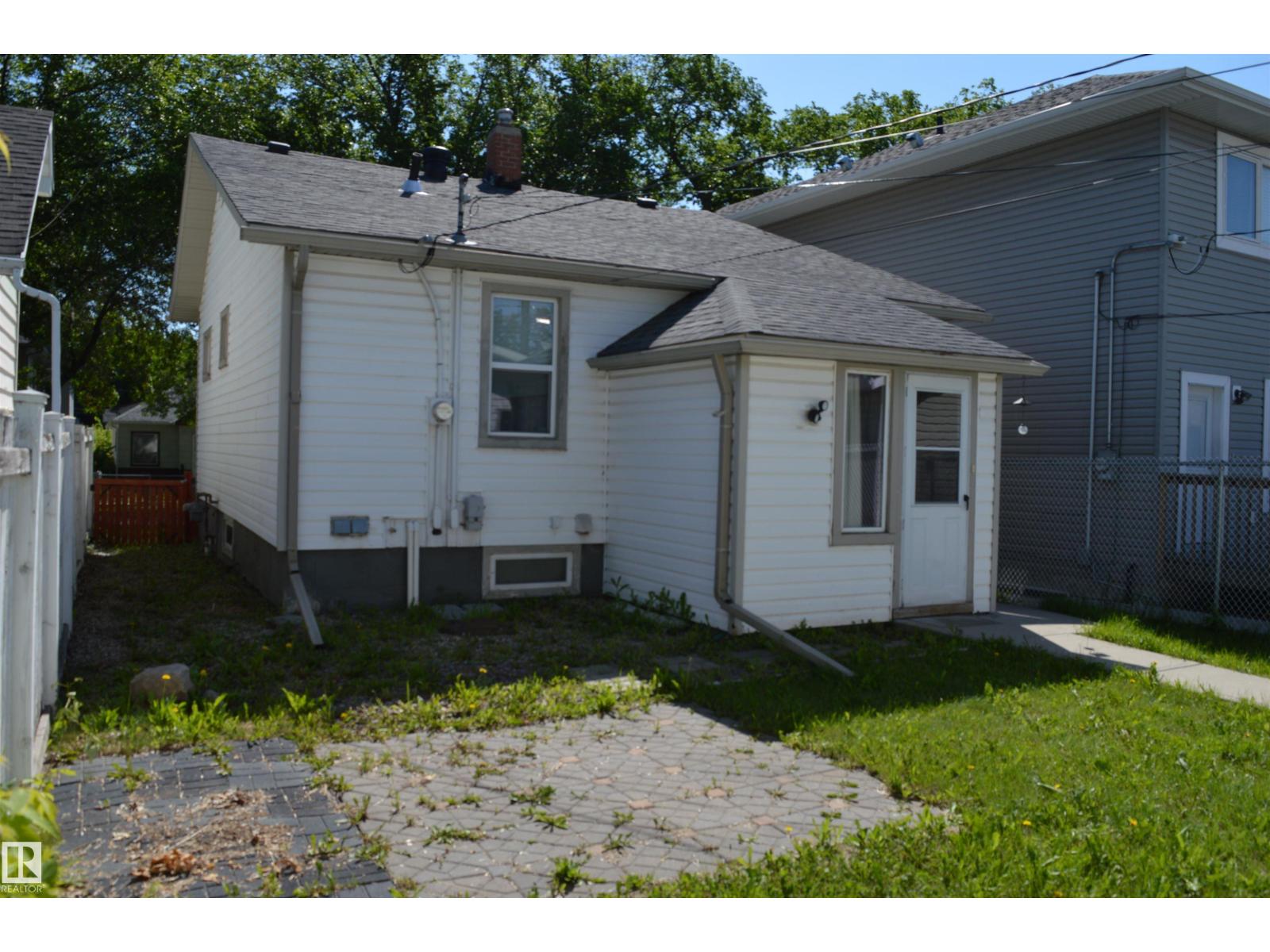 11920 78 ST NW - 14