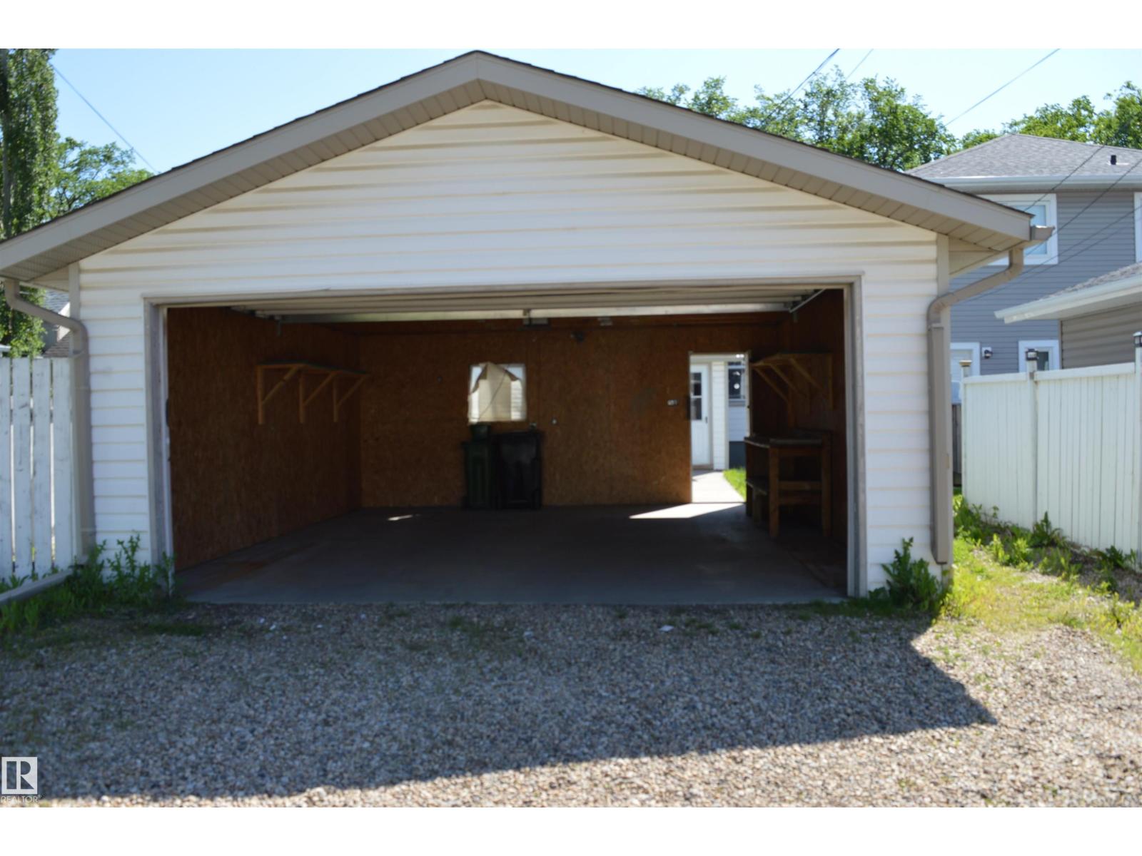 11920 78 ST NW - 17