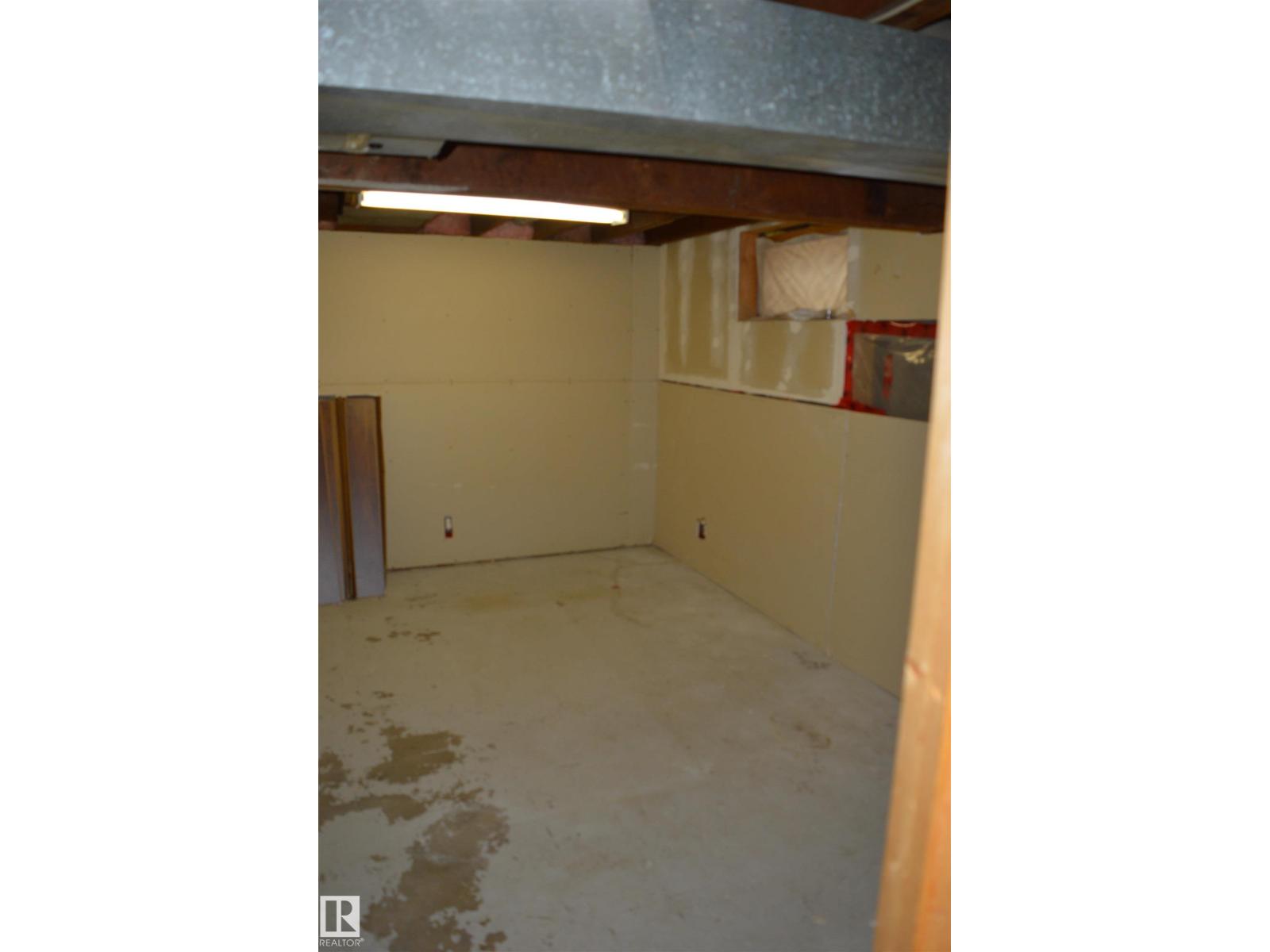 11920 78 ST NW - 20