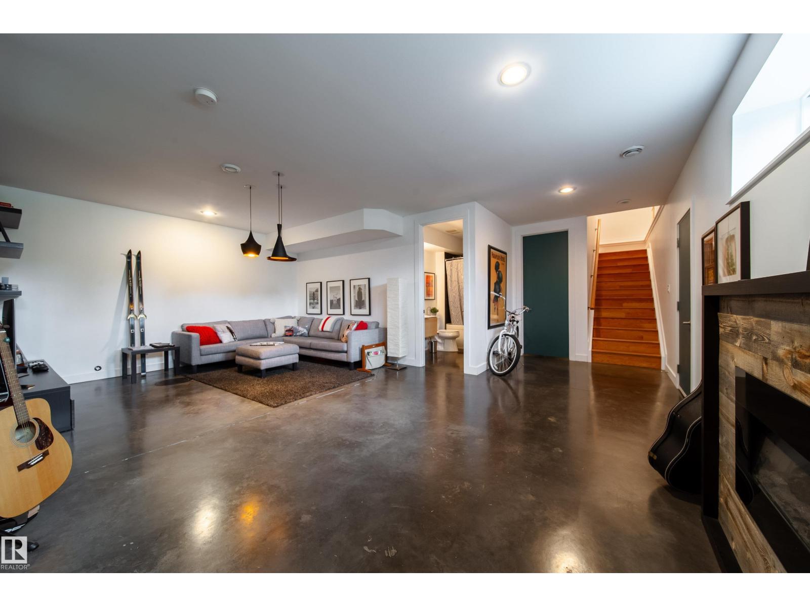 14508 78 AV NW - 47