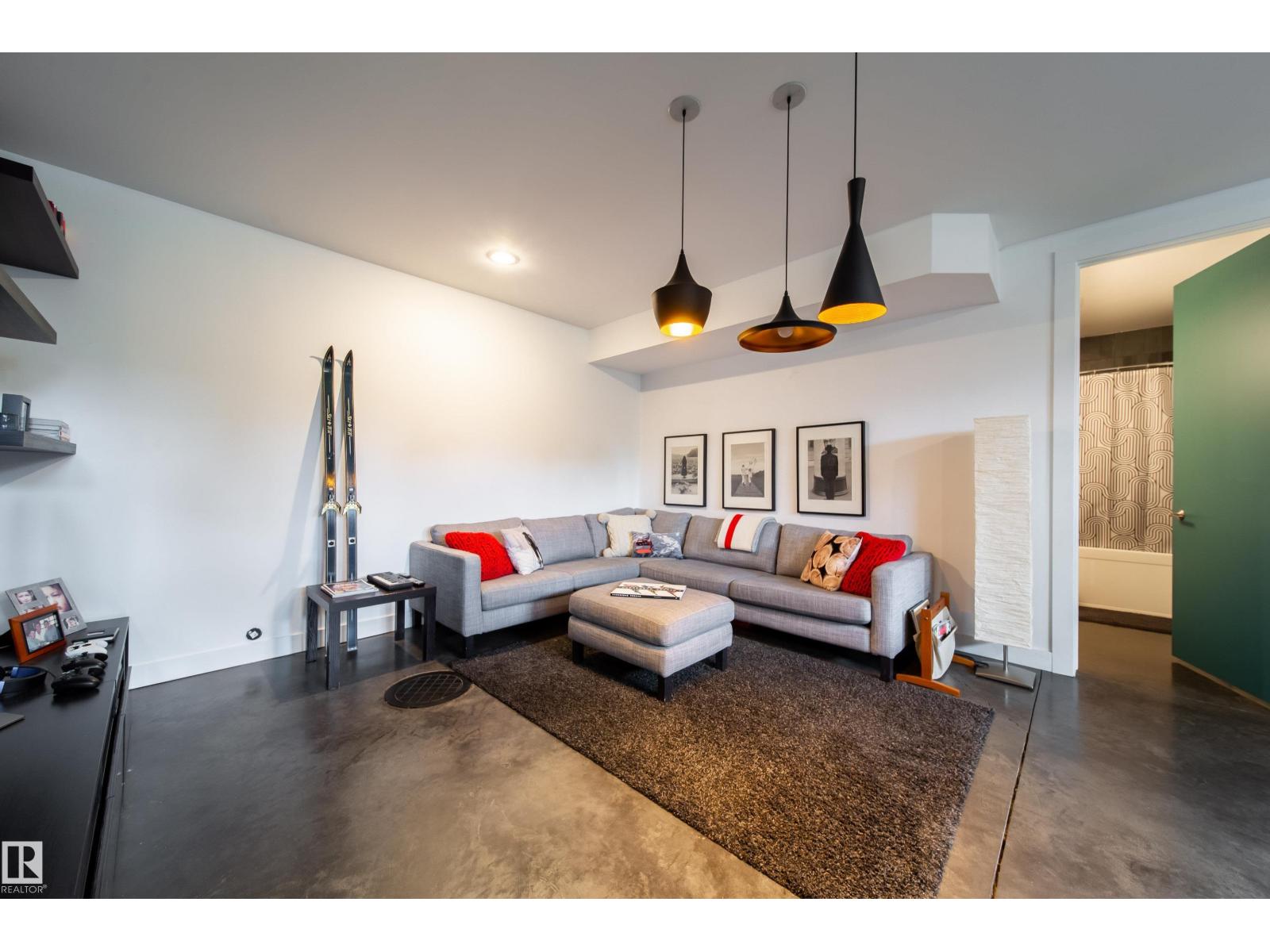 14508 78 AV NW - 50
