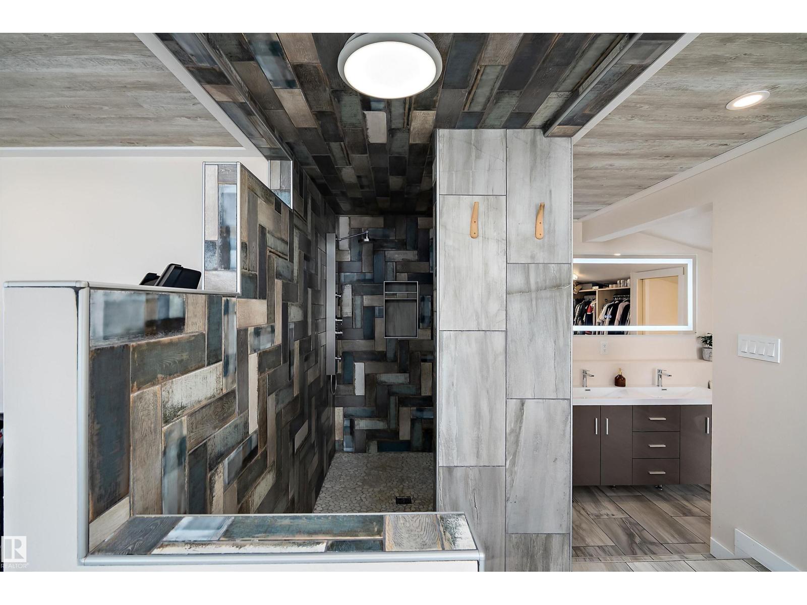 4 Wentworth CR — photo 21