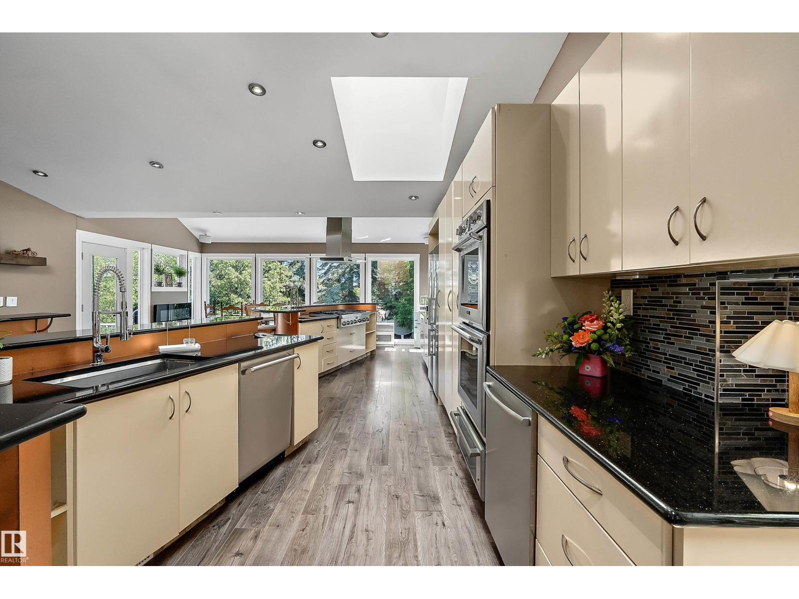 4 Wentworth CR — photo 42