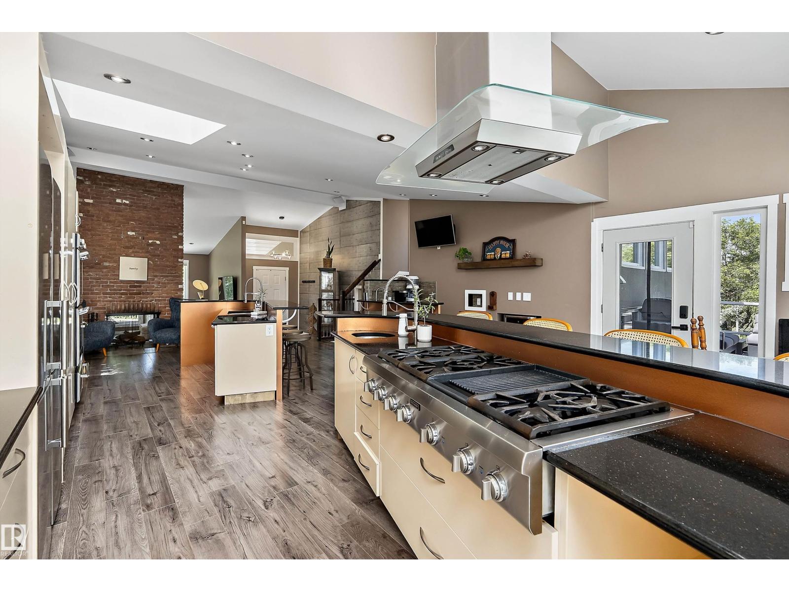 4 Wentworth CR — photo 43