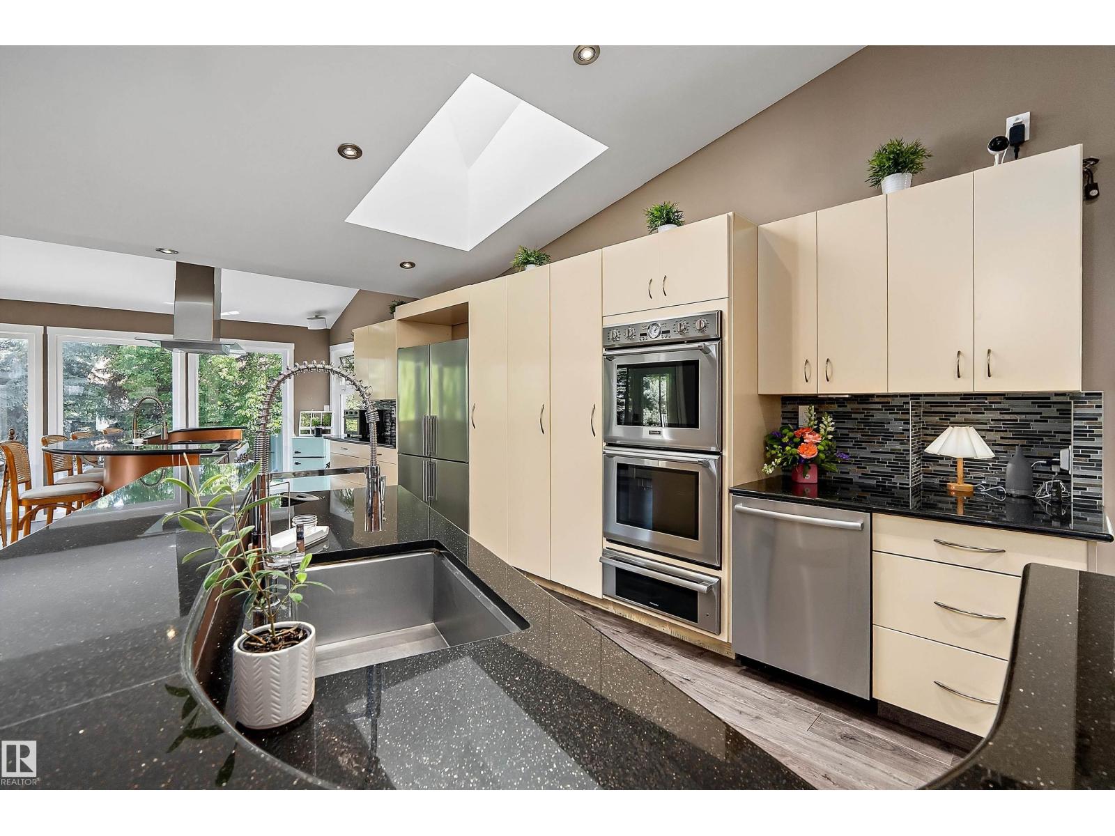4 Wentworth CR — photo 54