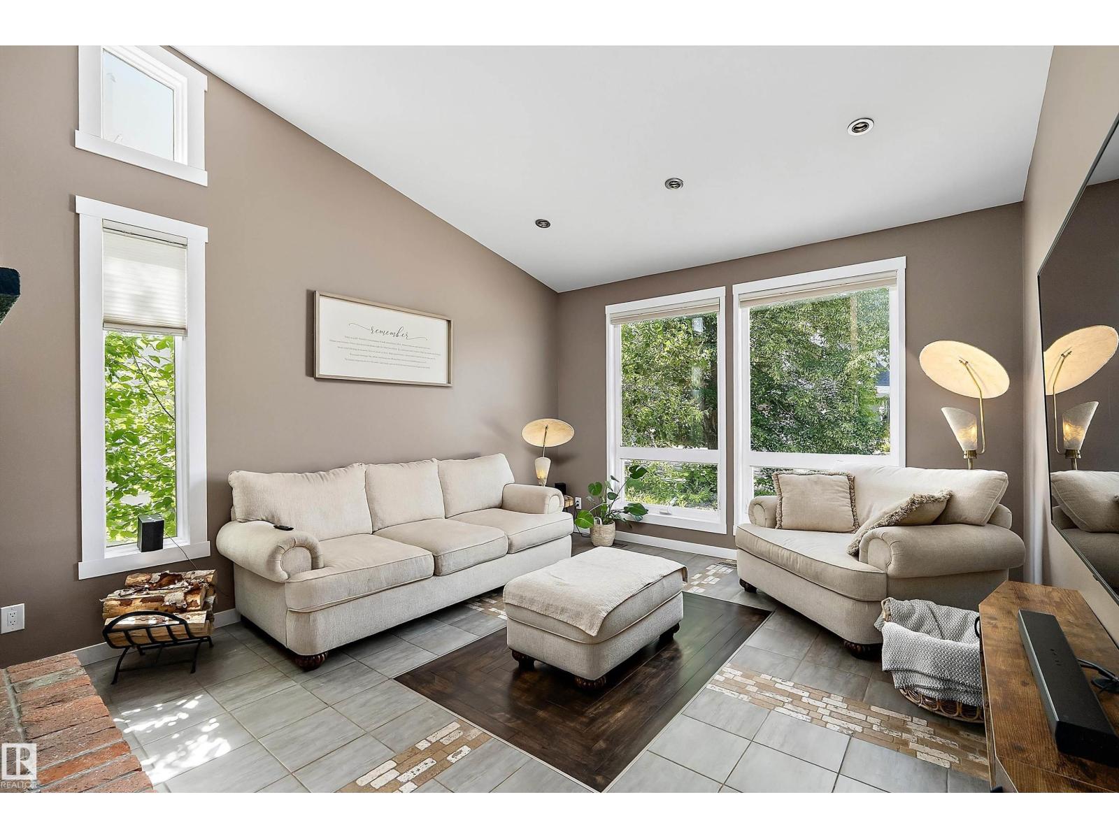 4 Wentworth CR — photo 60