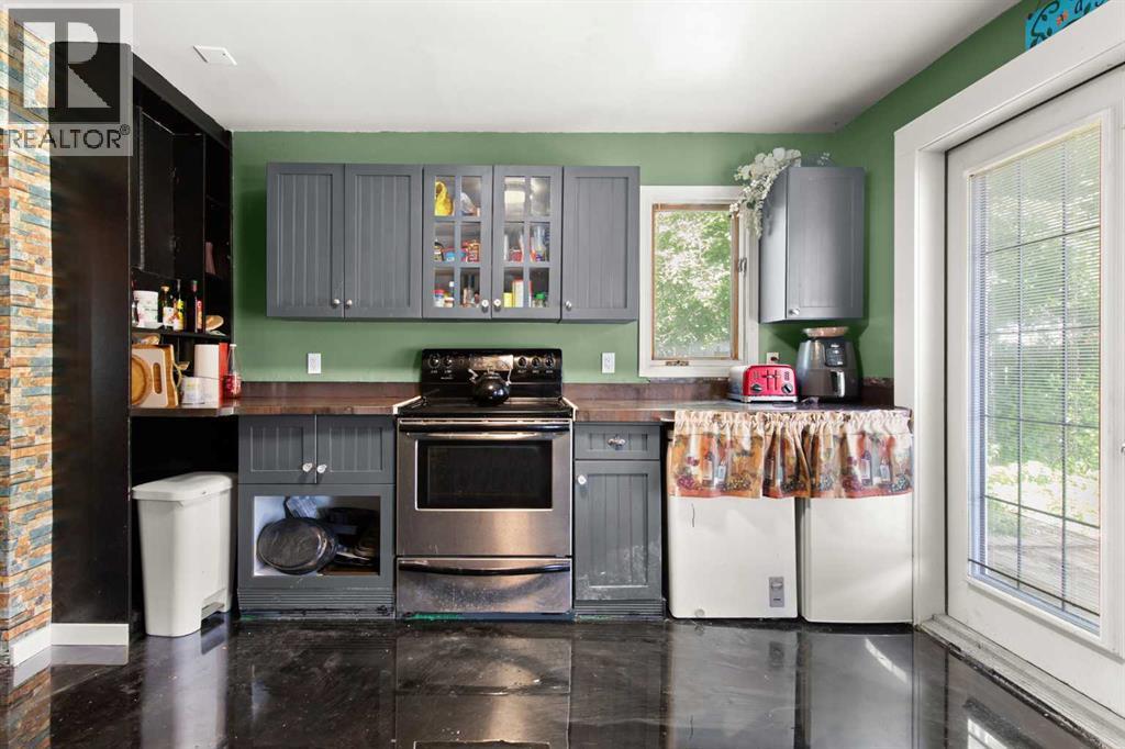 528 Dundee Street SE — photo 15