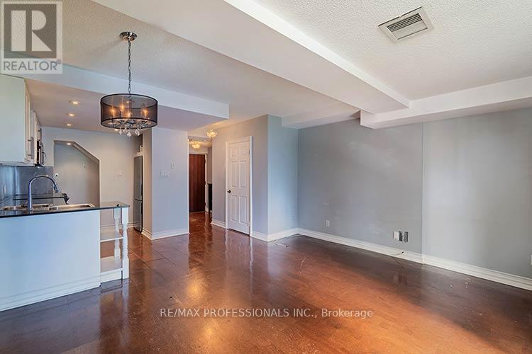#702 88 CHARLES STREET E - 10