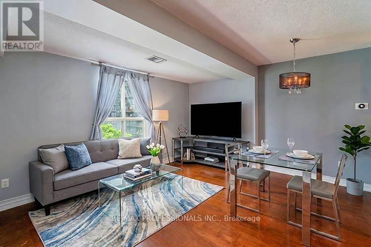 #702 88 CHARLES STREET E - 13
