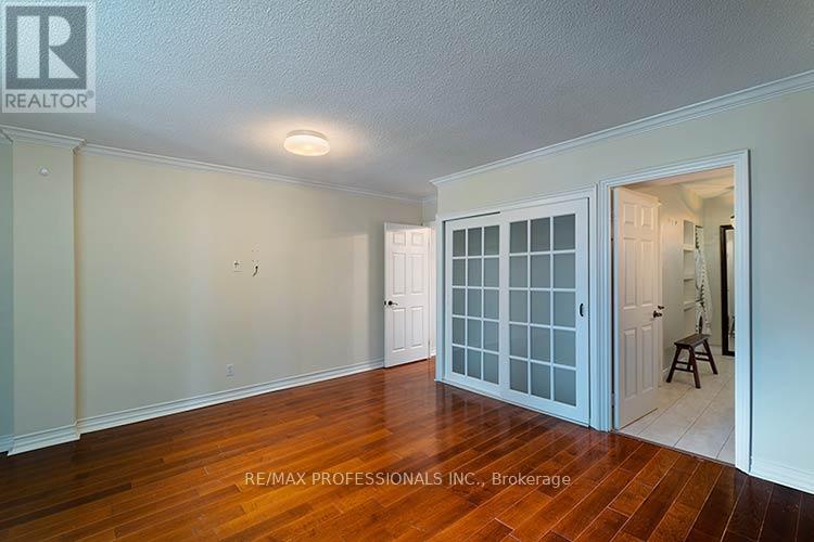 #702 88 CHARLES STREET E - 27