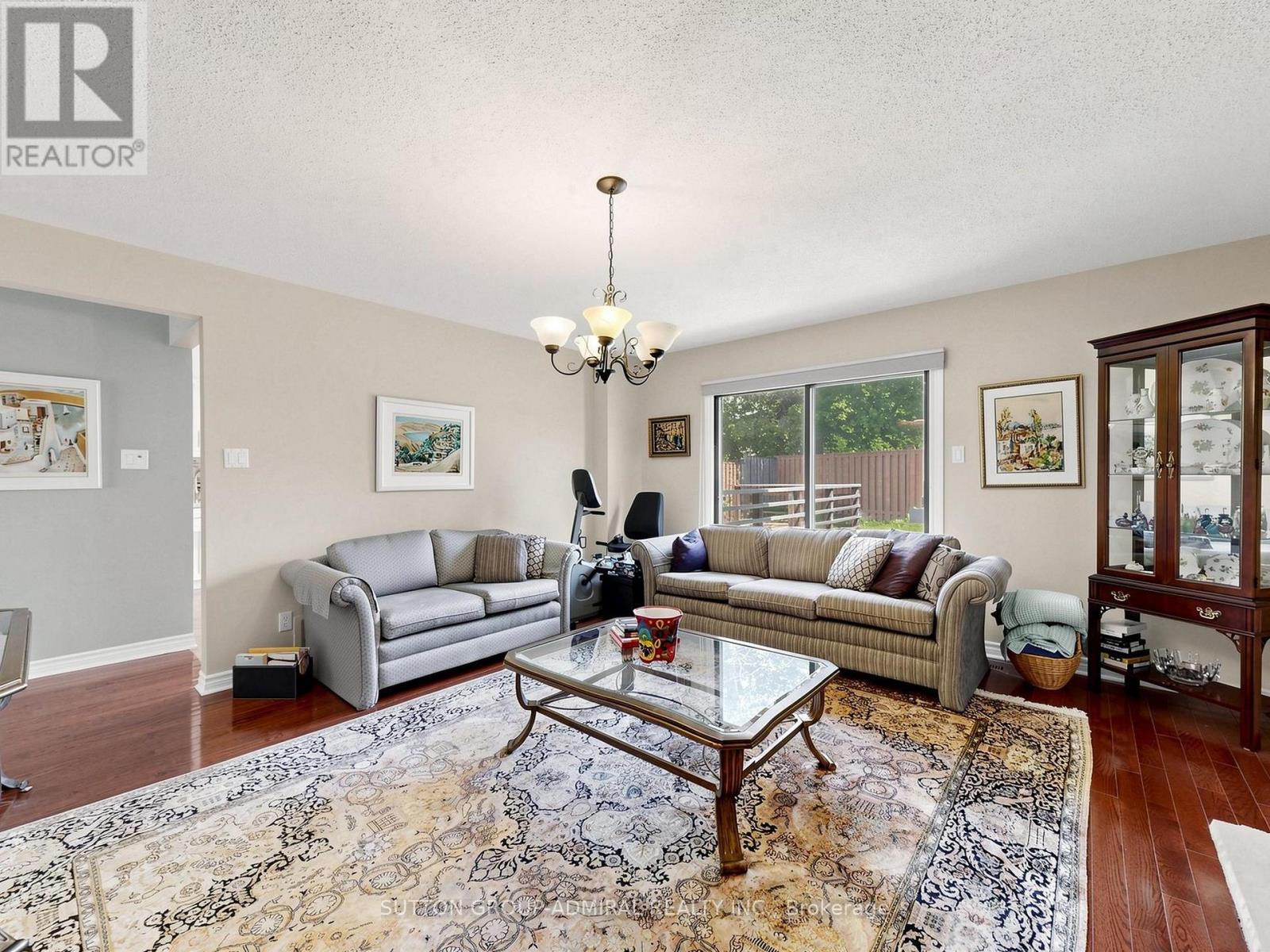 20 ESTHER CRESCENT - 11