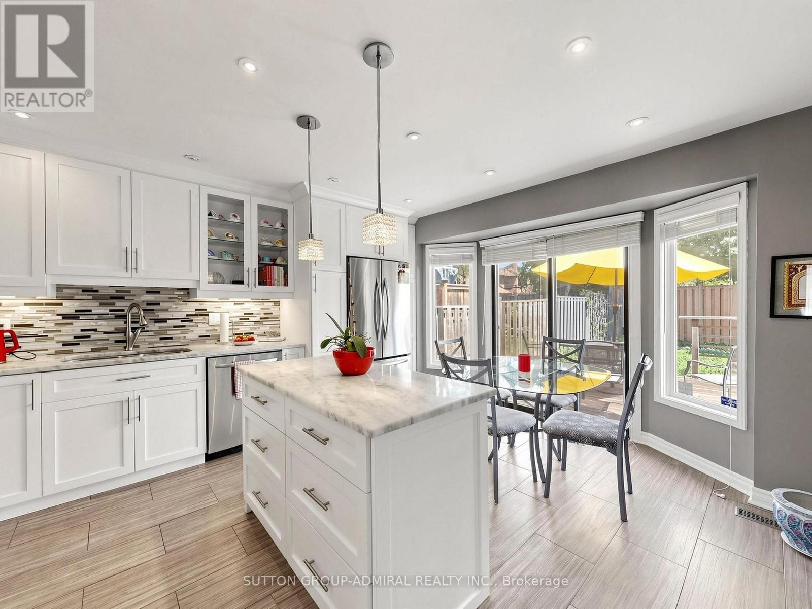 20 ESTHER CRESCENT - 15