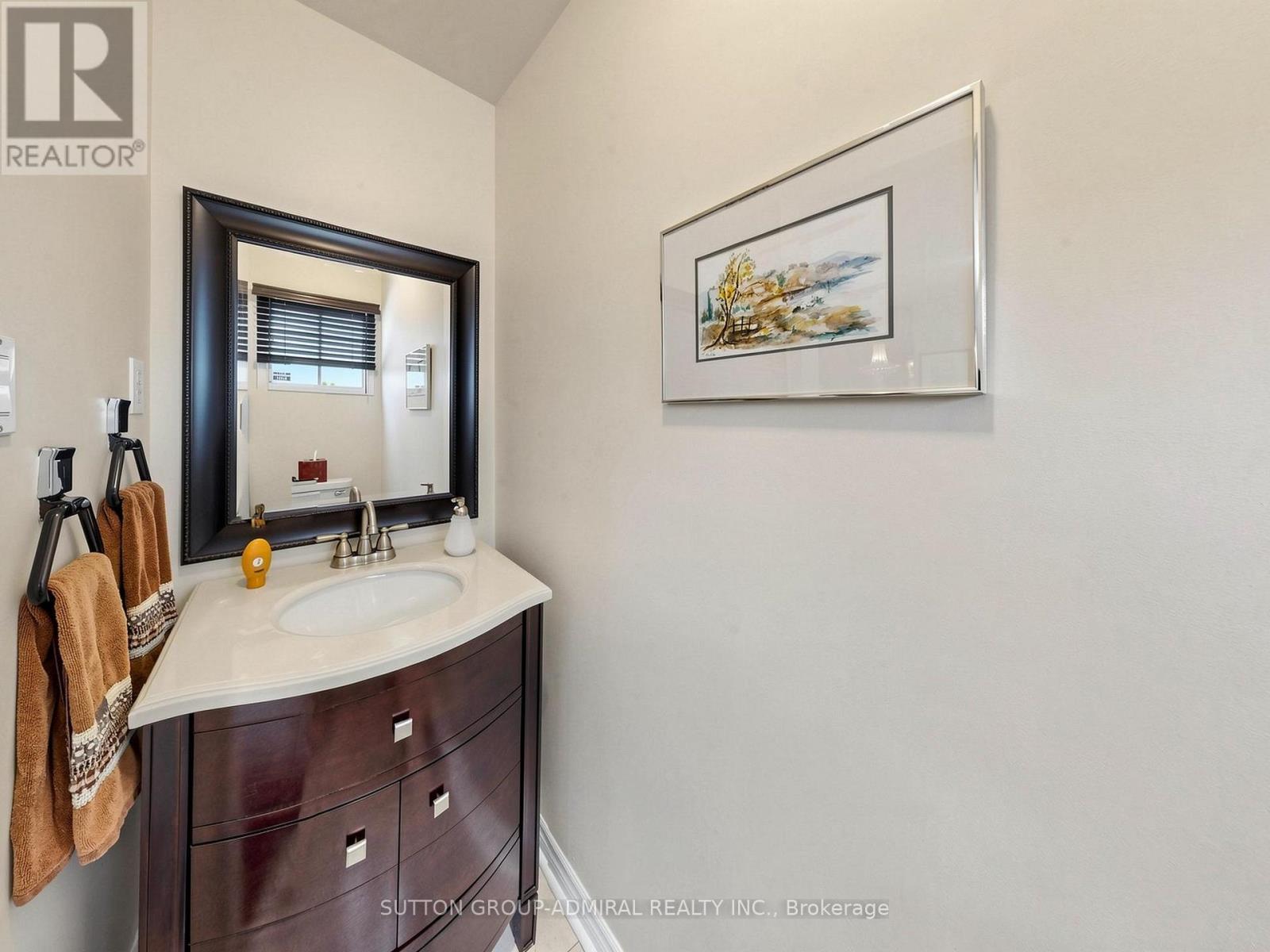 20 ESTHER CRESCENT - 20