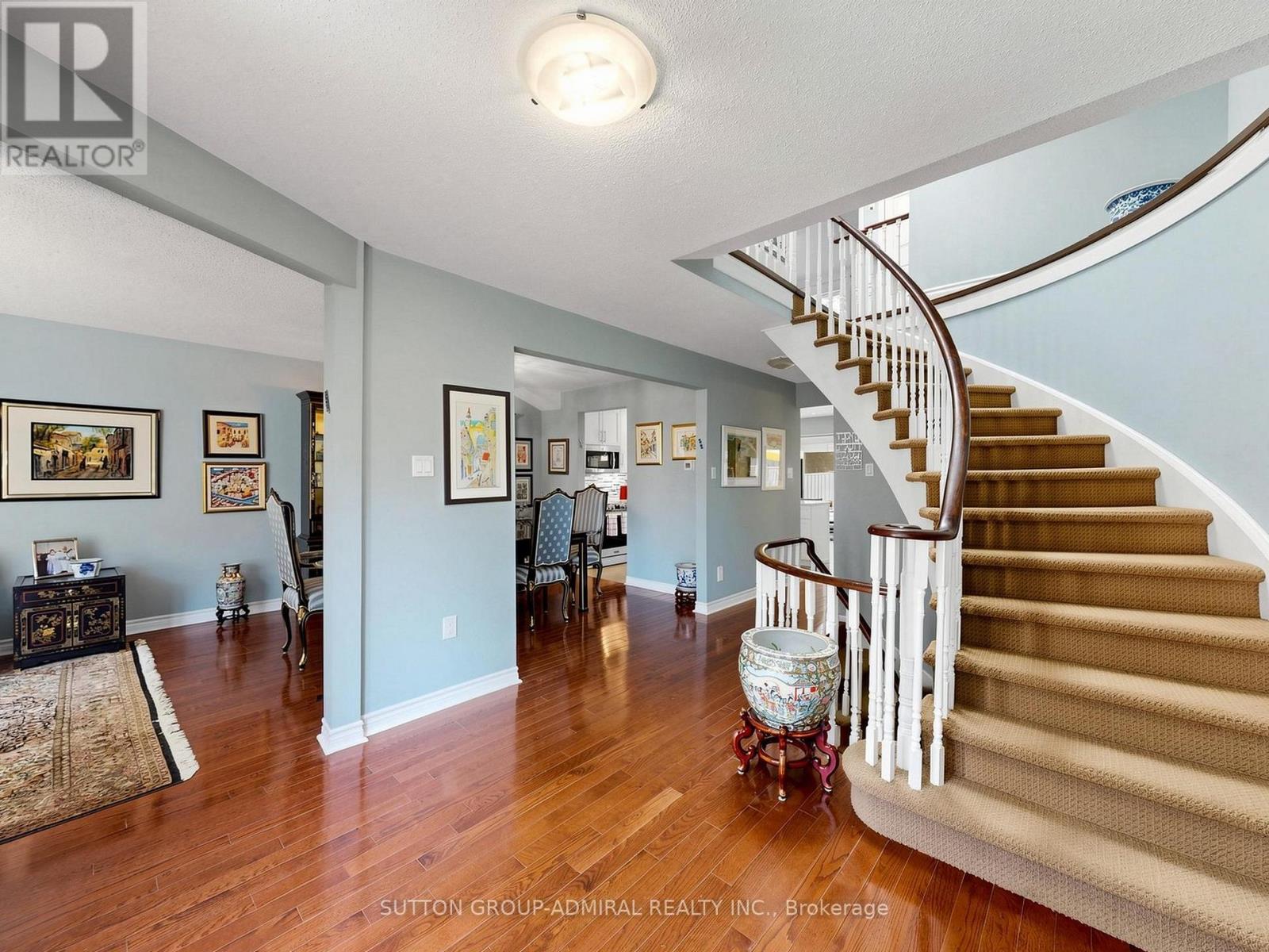 20 ESTHER CRESCENT - 21