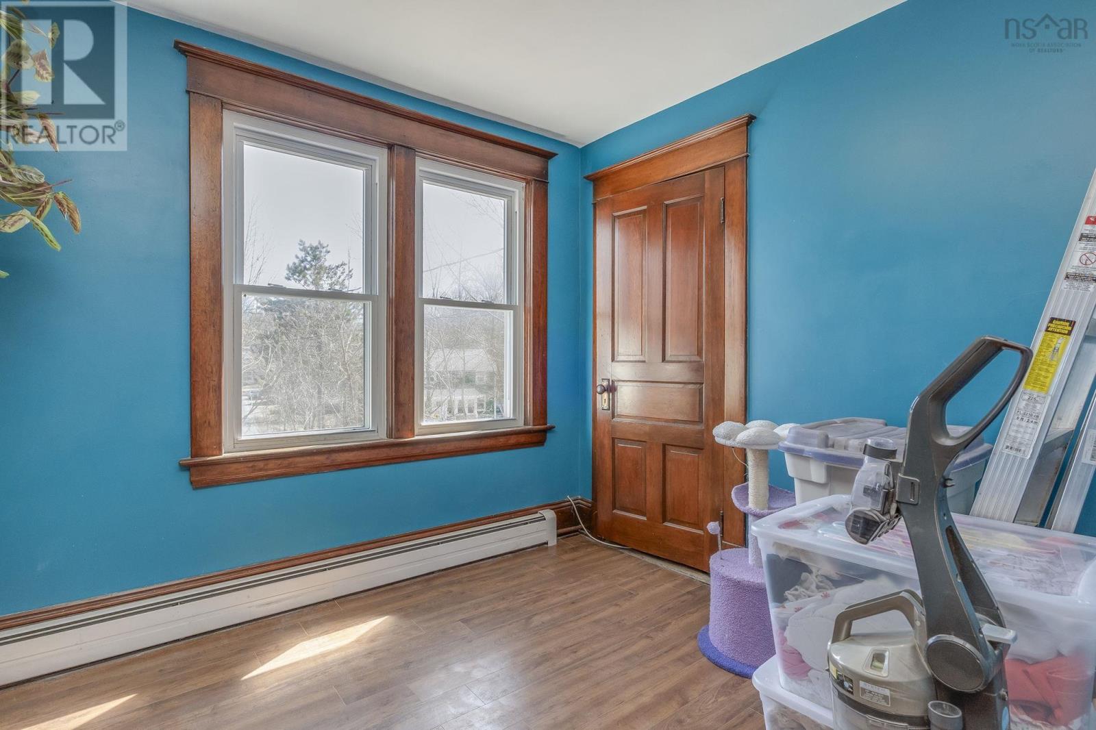 25 Willow Lane - 37