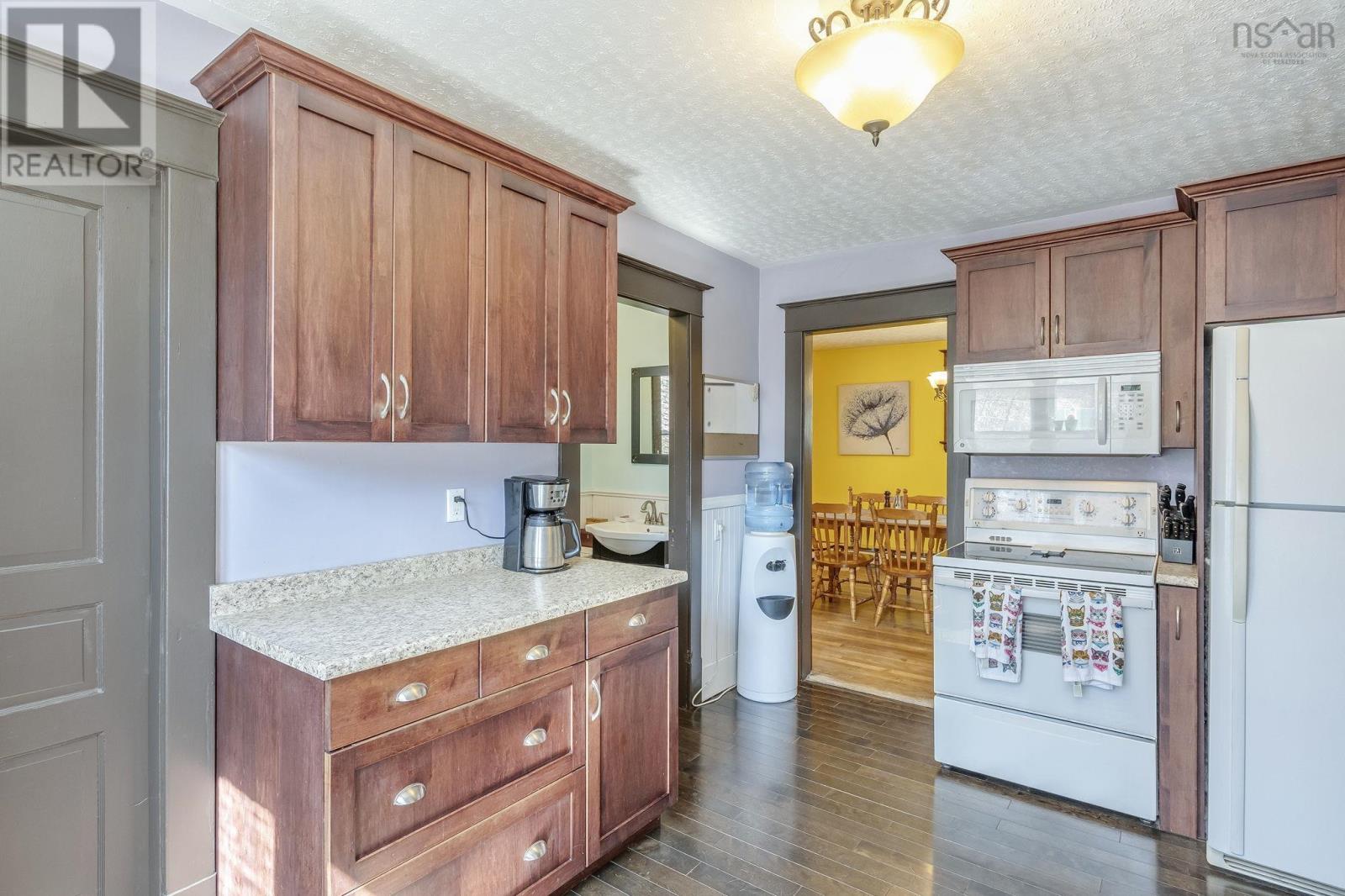 25 Willow Lane - 22