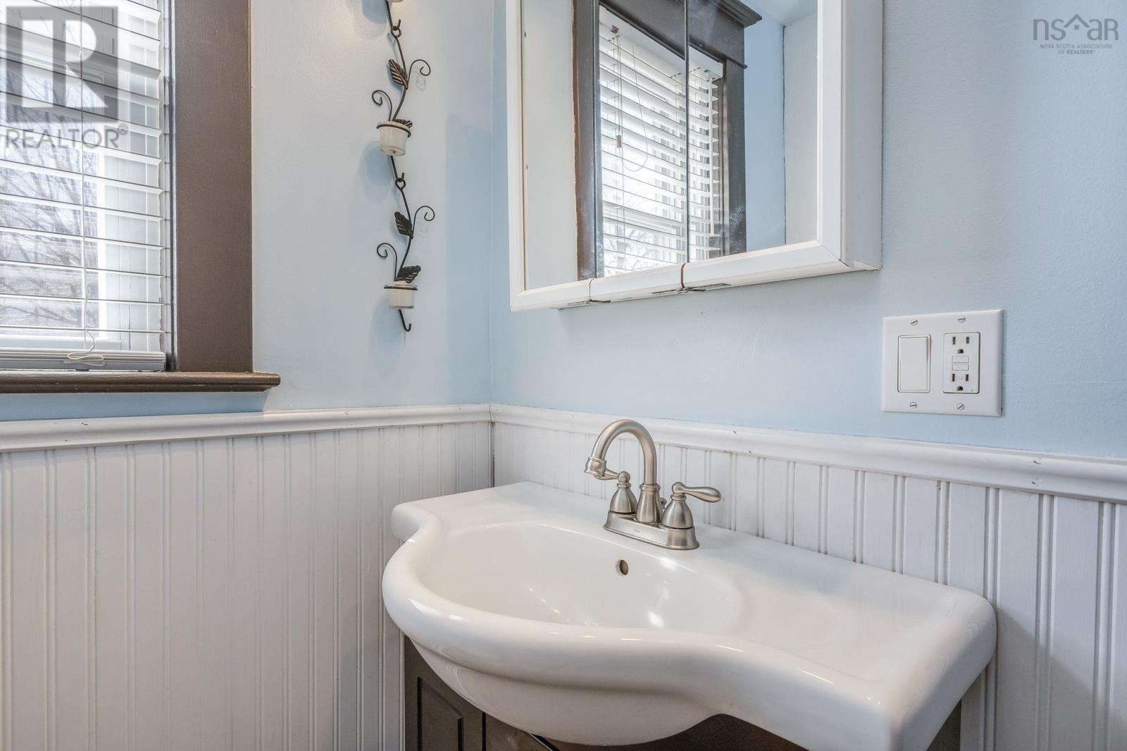 25 Willow Lane - 28