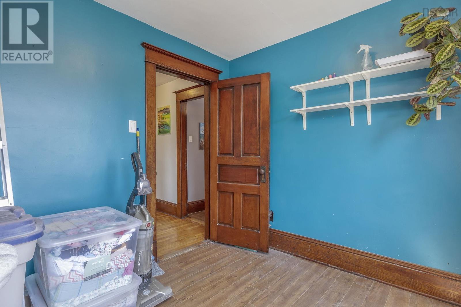 25 Willow Lane - 38