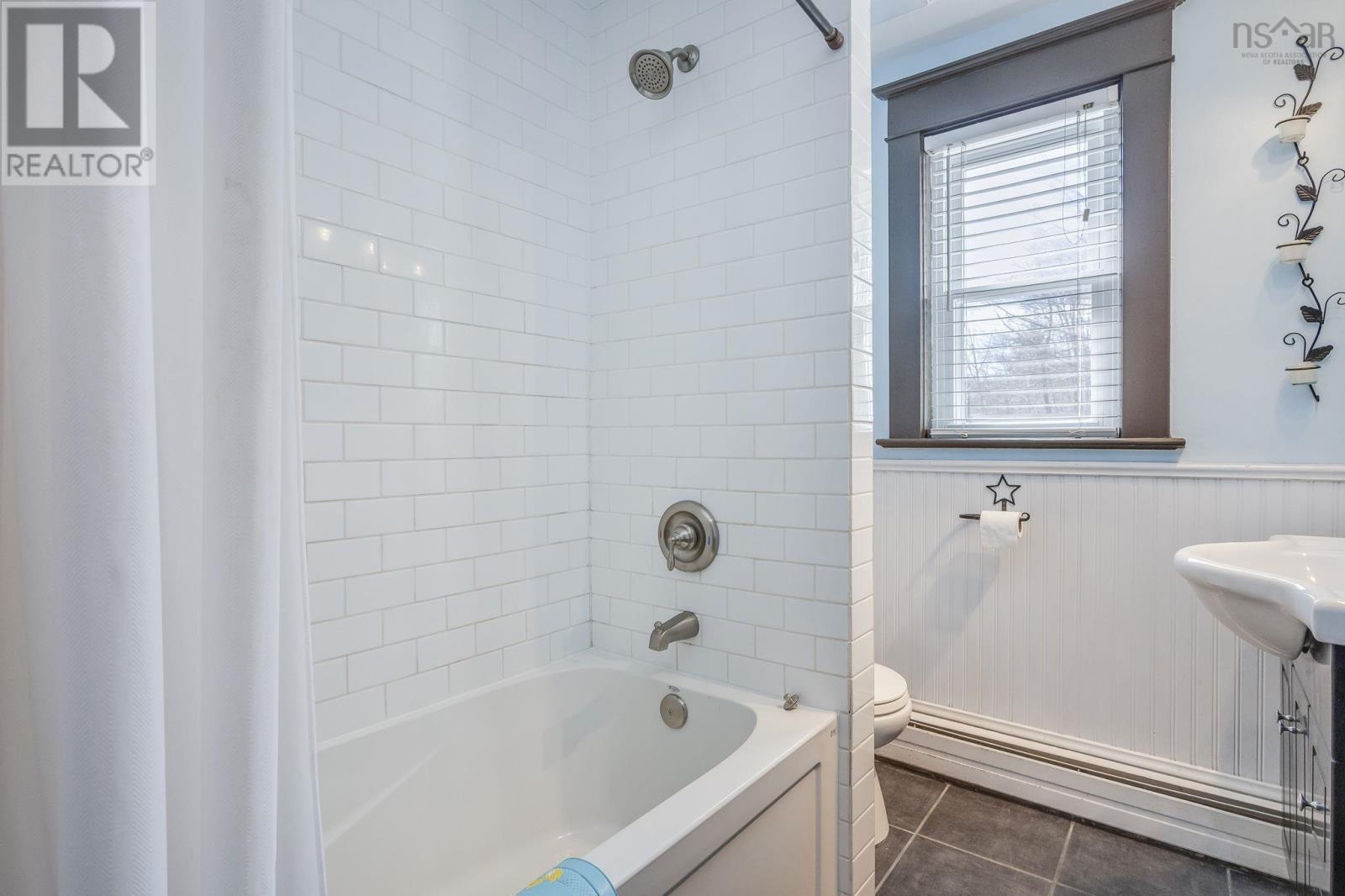 25 Willow Lane - 27