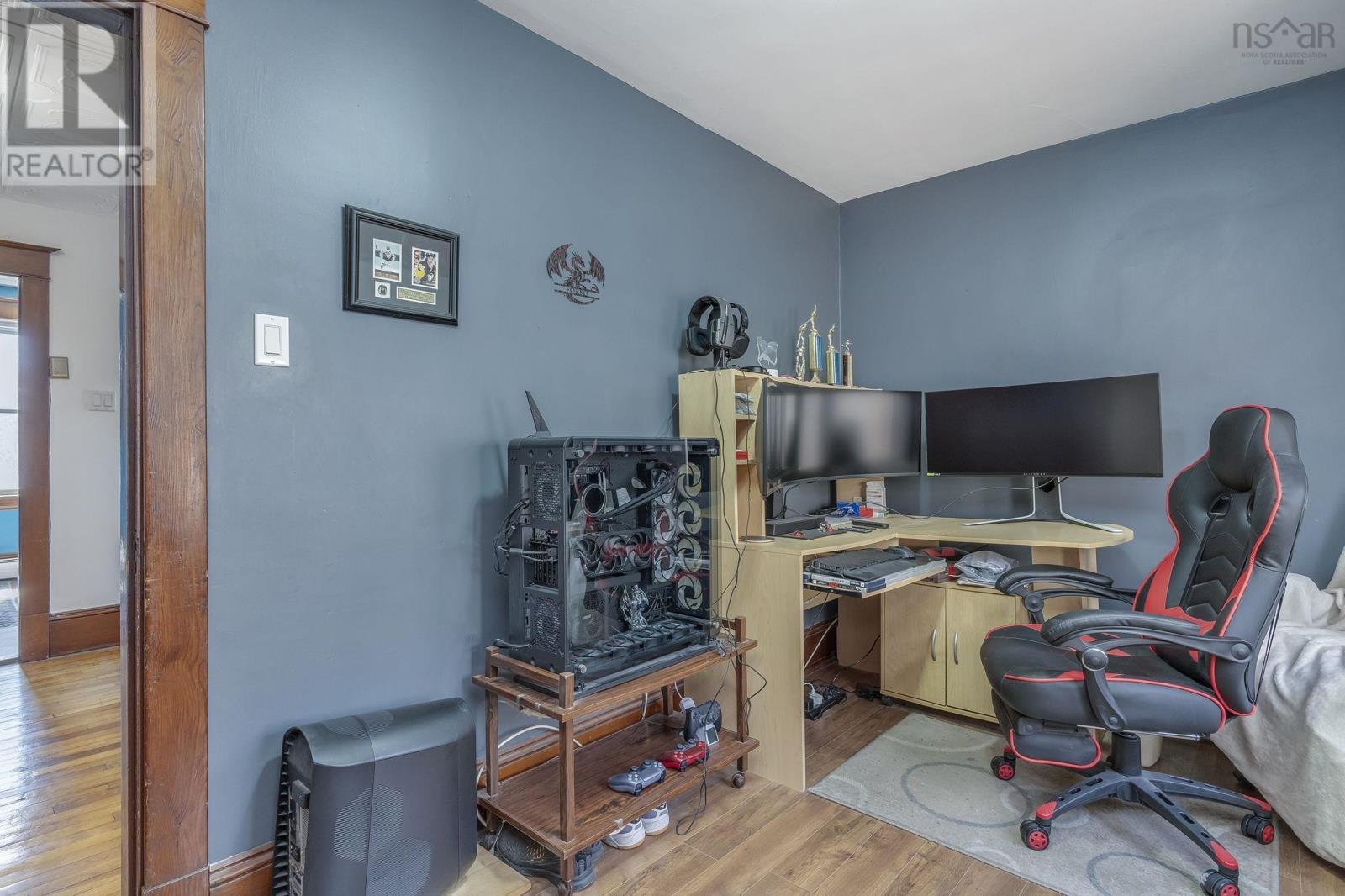25 Willow Lane - 36