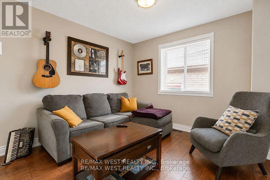 37 KELL PLACE - 8