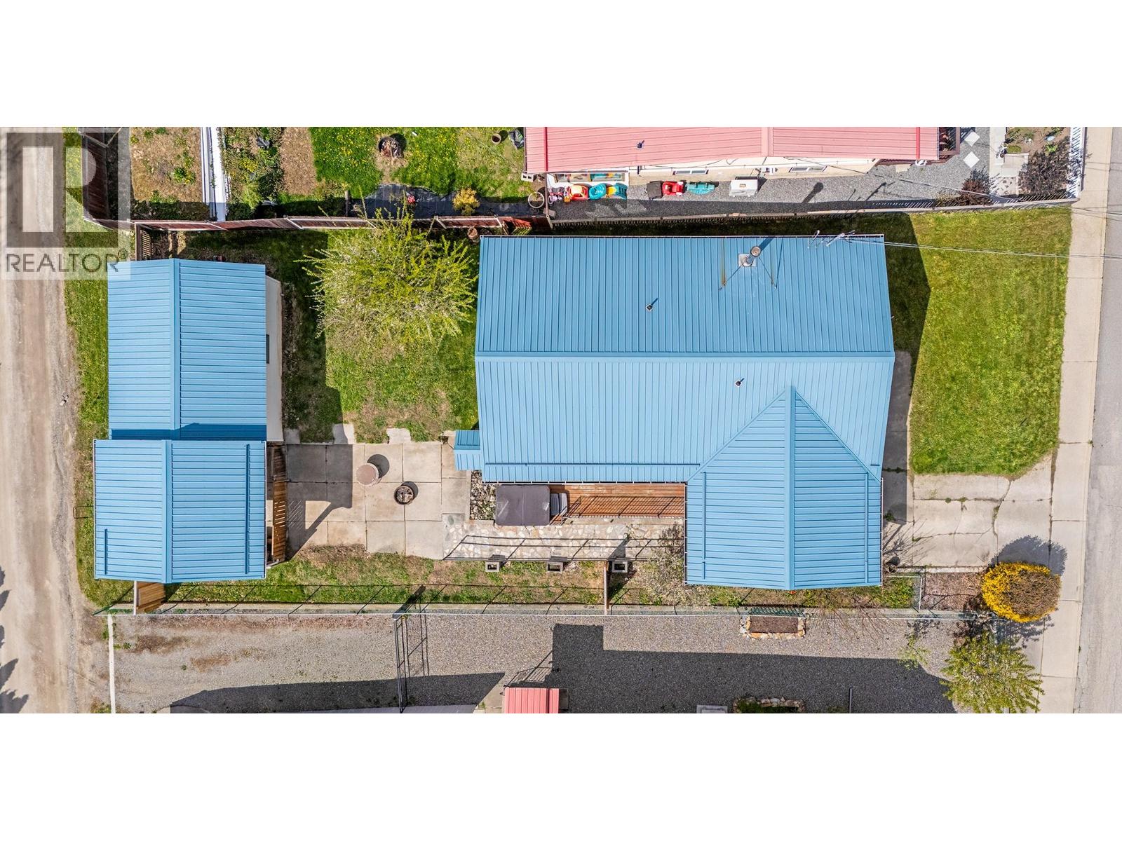 129 9th Avenue S - 2