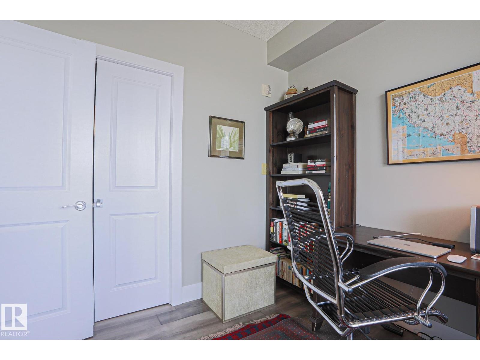 #1004 10504 99 AV NW - 14