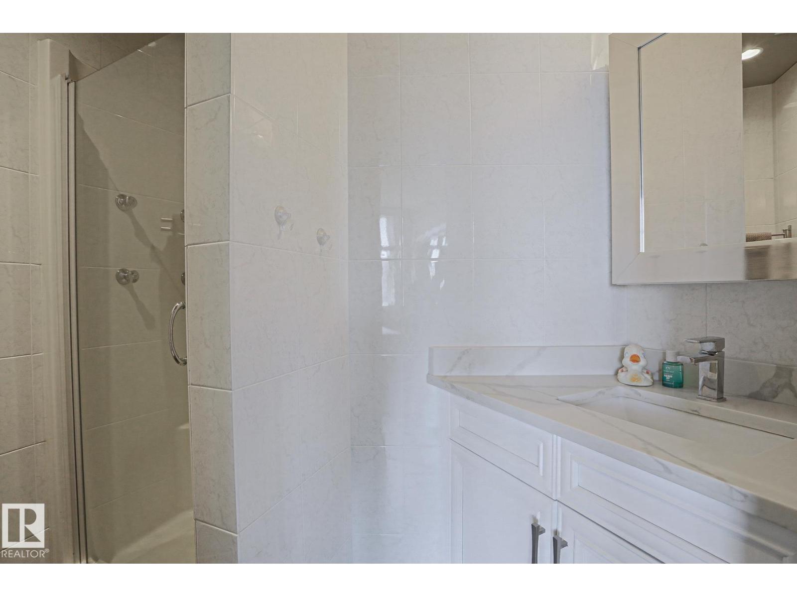 #1004 10504 99 AV NW - 22