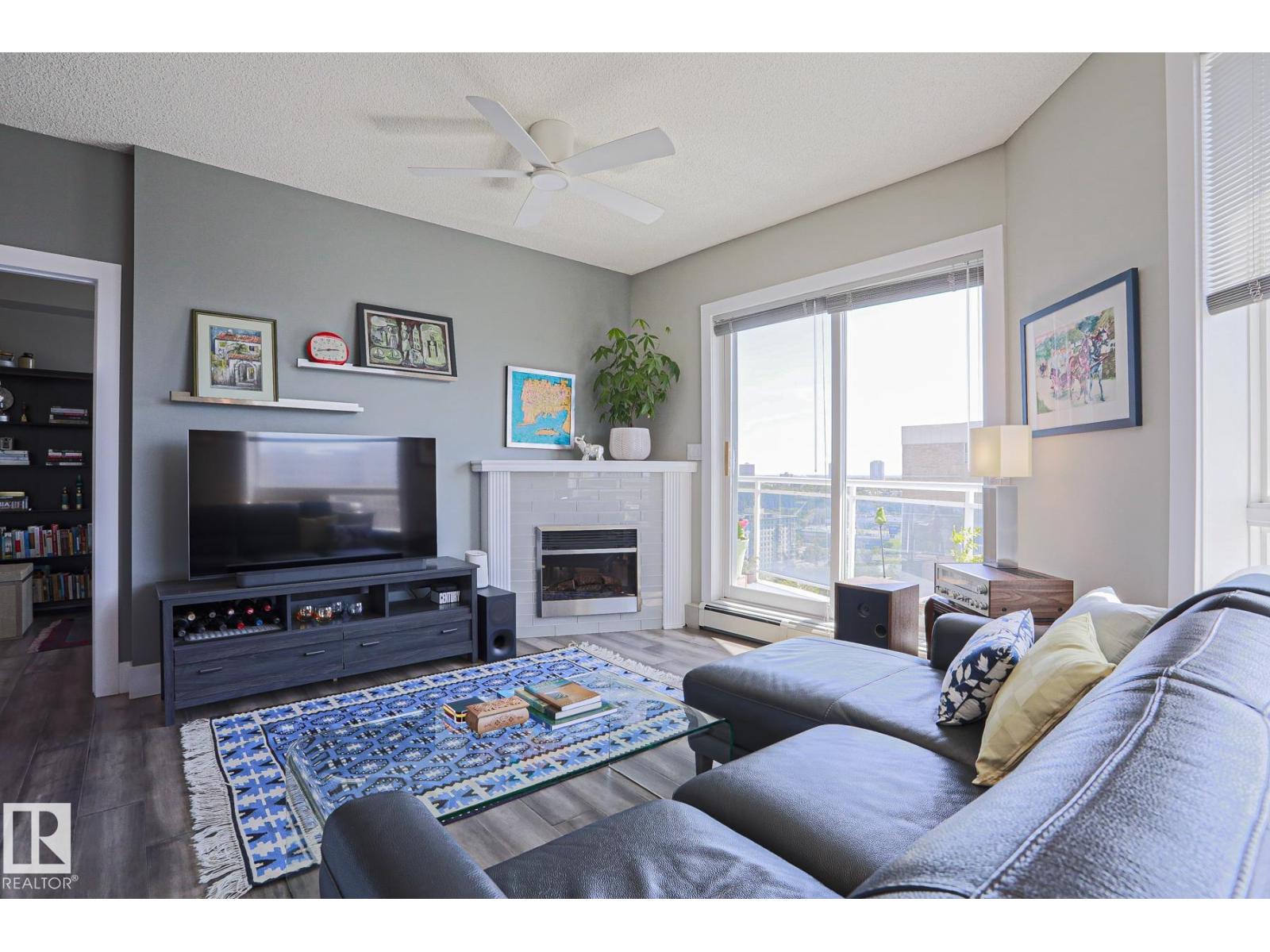 #1004 10504 99 AV NW - 5