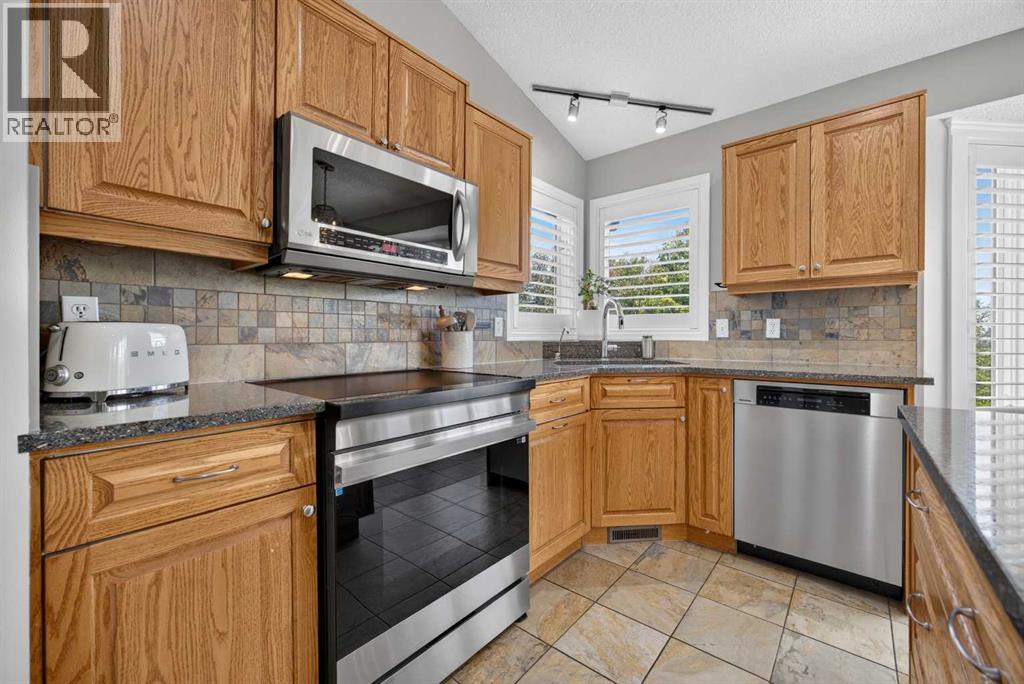 2339 Morris Crescent SE — photo 20