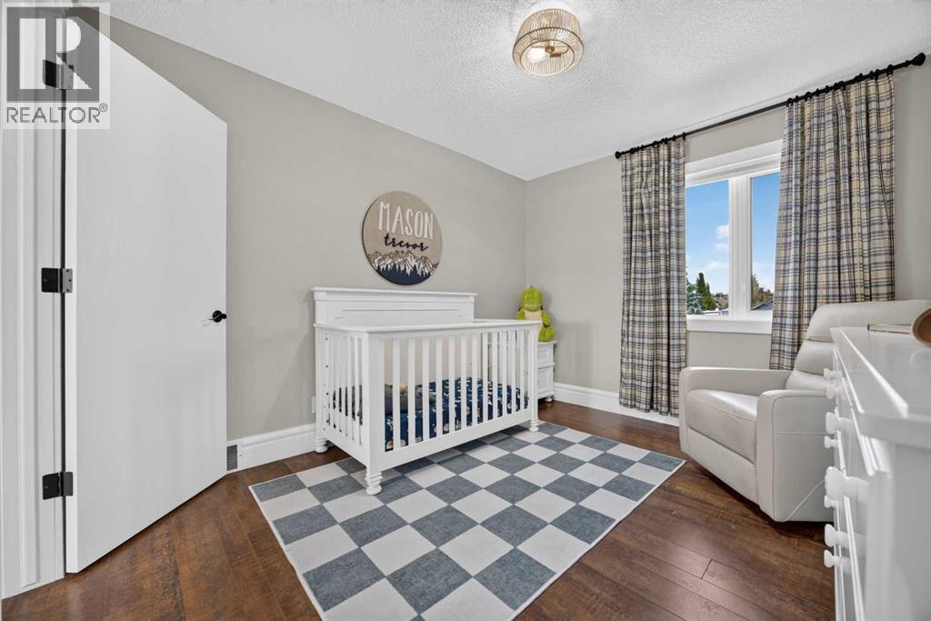2339 Morris Crescent SE — photo 33