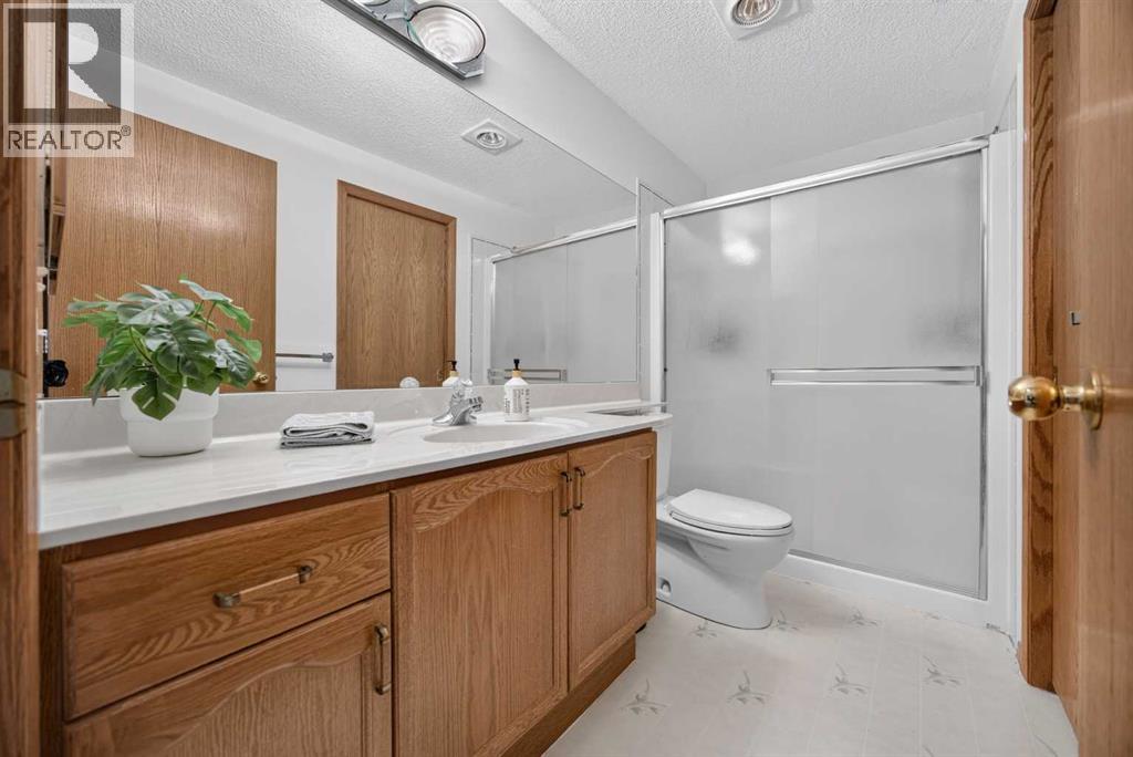 2339 Morris Crescent SE — photo 44