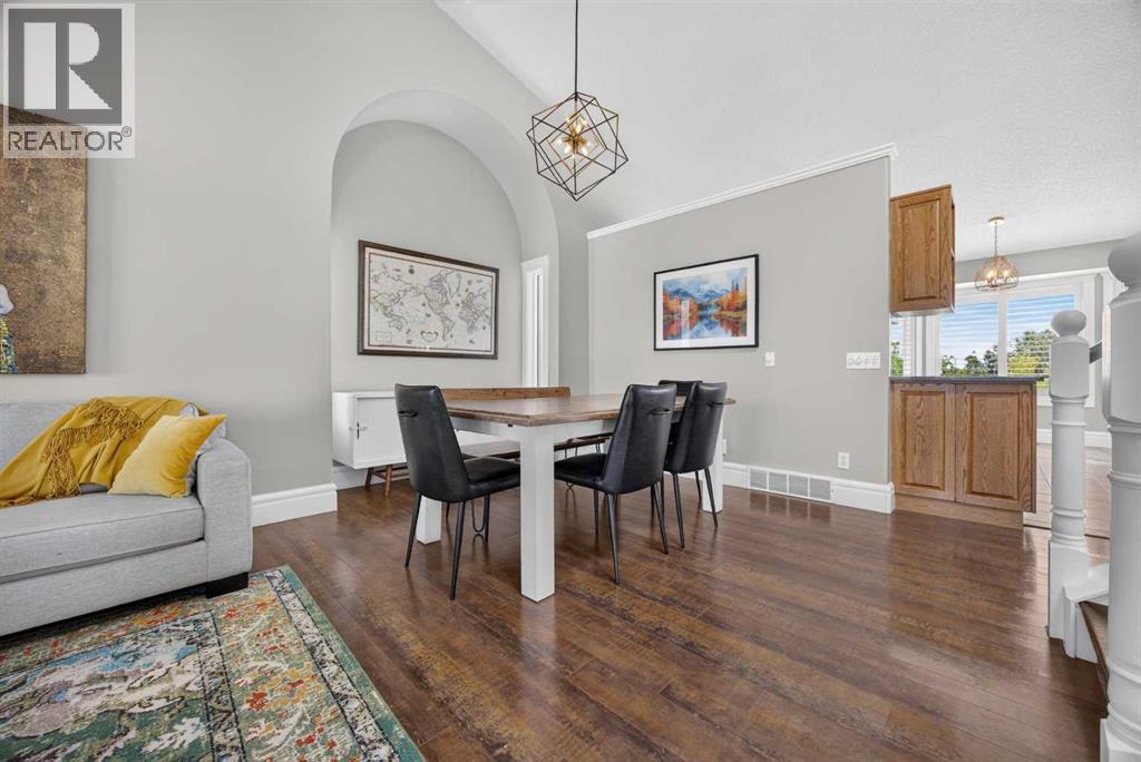2339 Morris Crescent SE — photo 12