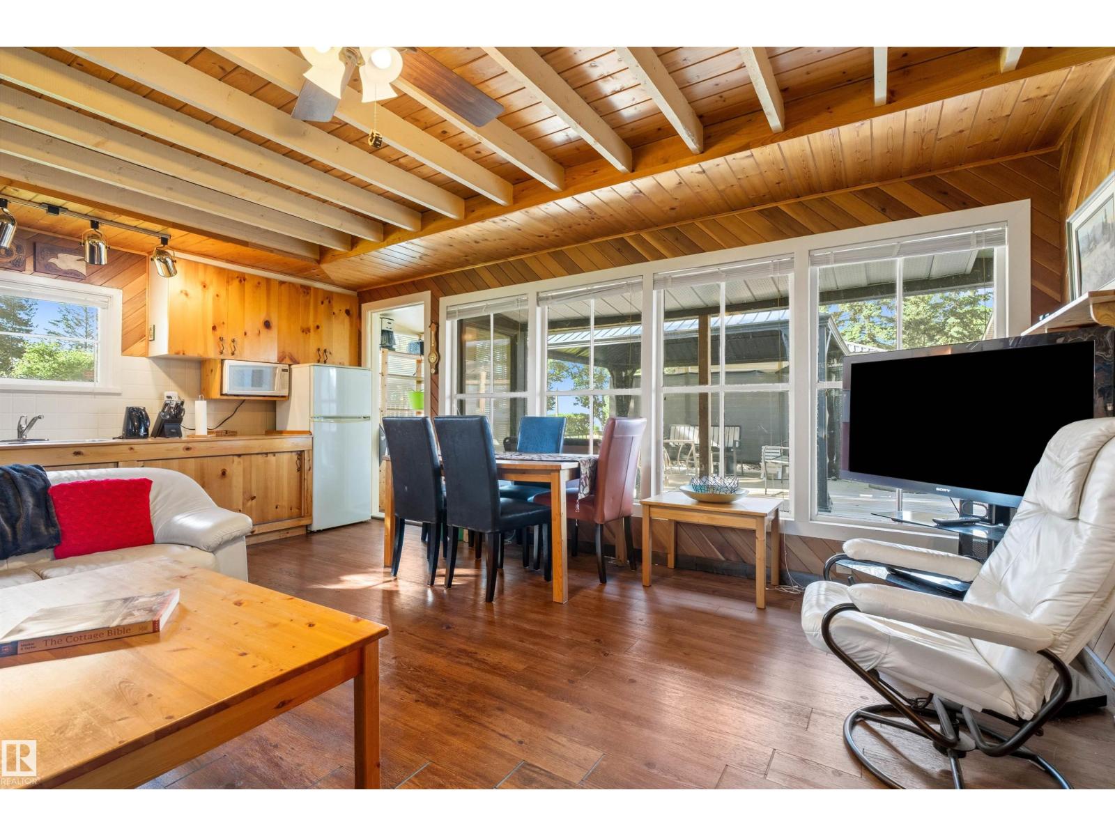 410 4 St Yellowstone - 21