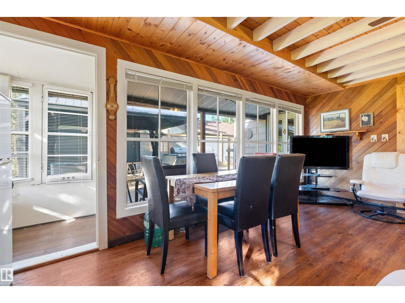 410 4 St Yellowstone - 22