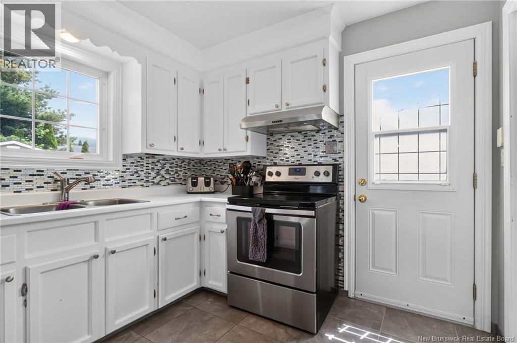 25 Lasalle Crescent - 11
