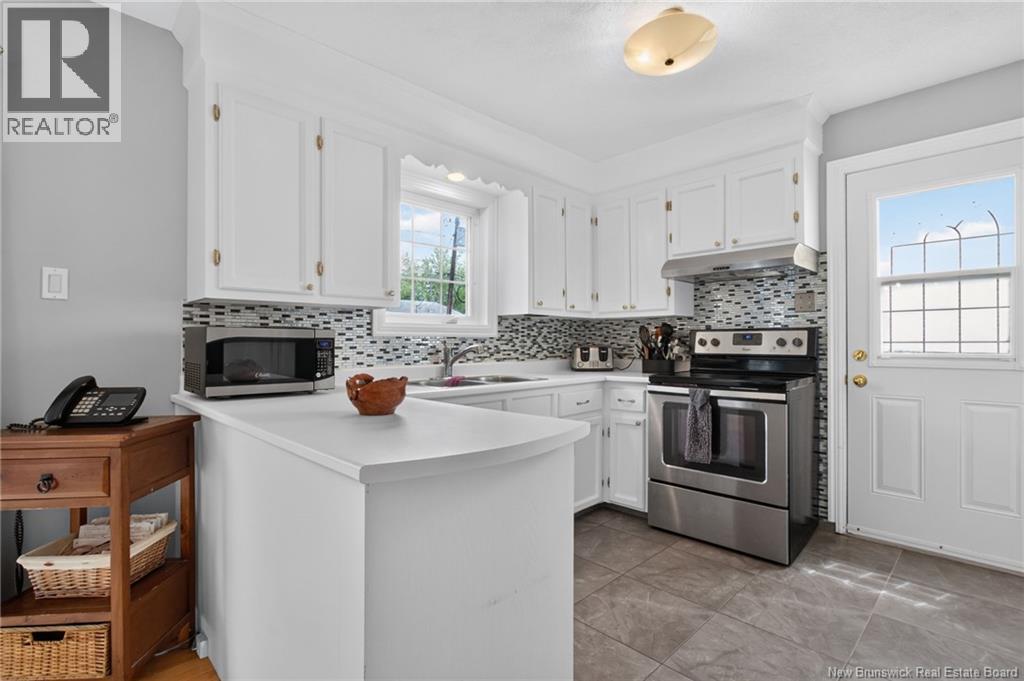 25 Lasalle Crescent - Image 12
