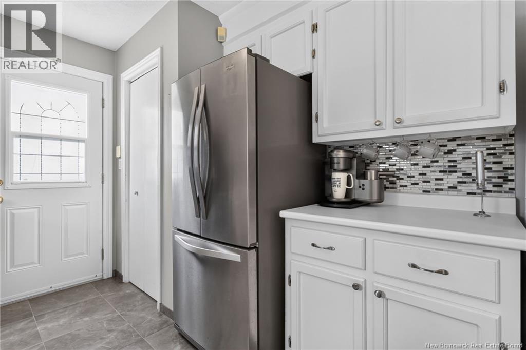 25 Lasalle Crescent - Image 13