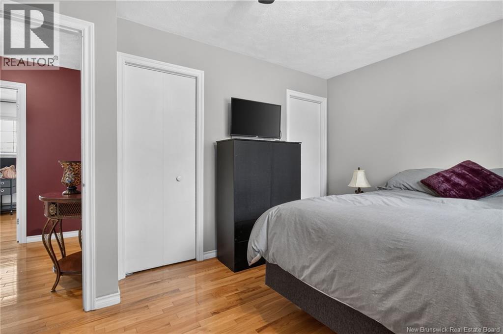 25 Lasalle Crescent - 17