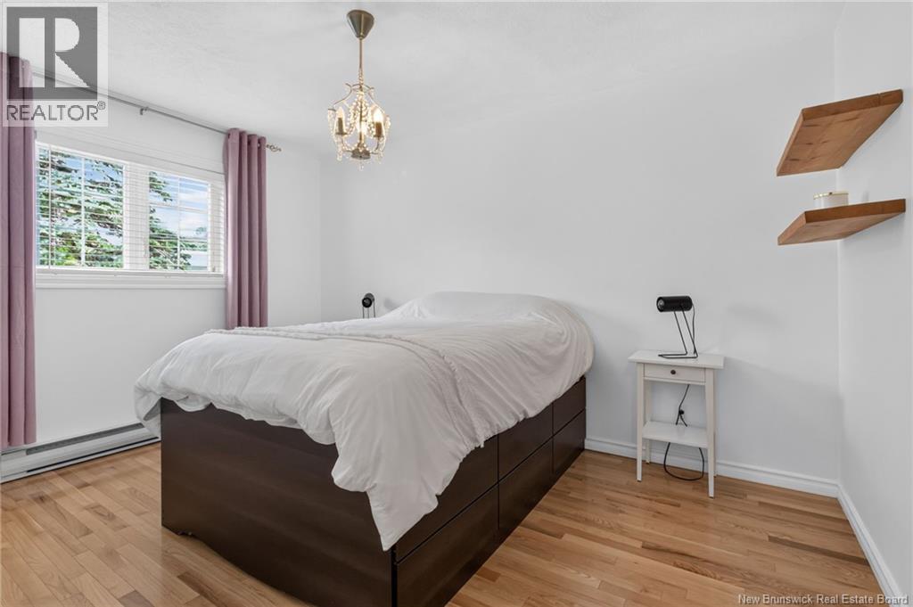 25 Lasalle Crescent - 18