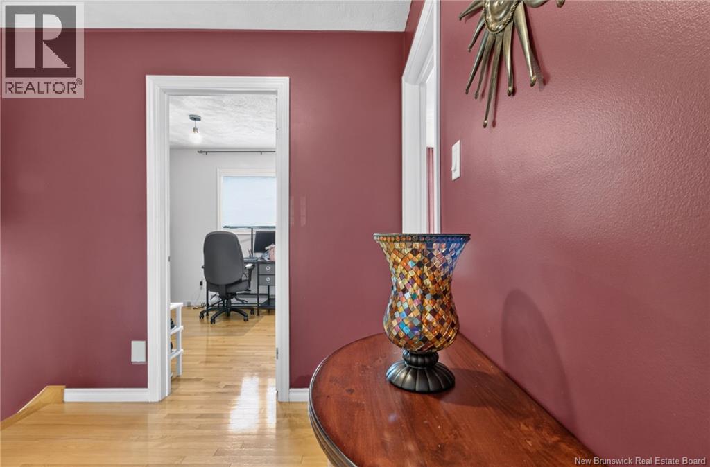 25 Lasalle Crescent - 20