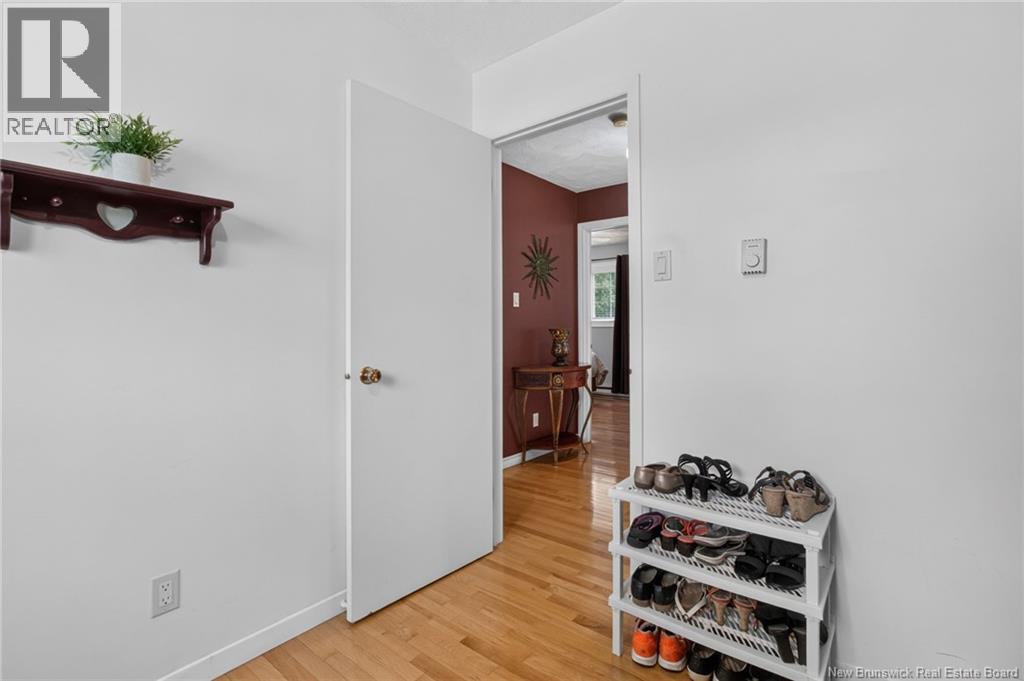 25 Lasalle Crescent - 22